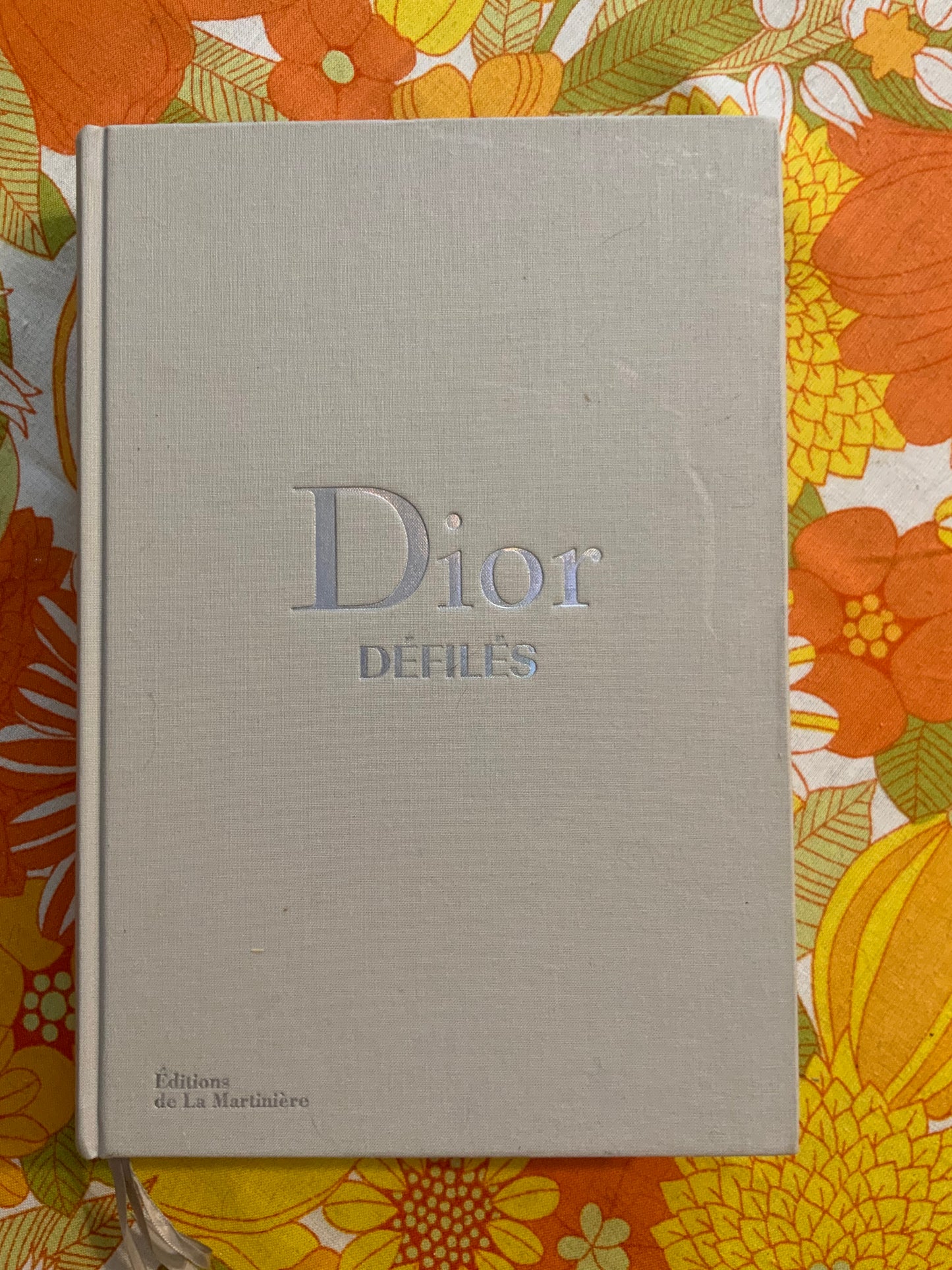 Livre des défilés de Mode de la maison DIOR de 1947 à 2016- Mode France.