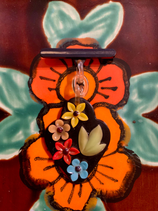 Broche Fleurs Bakélite Ancienne Chic.Art deco