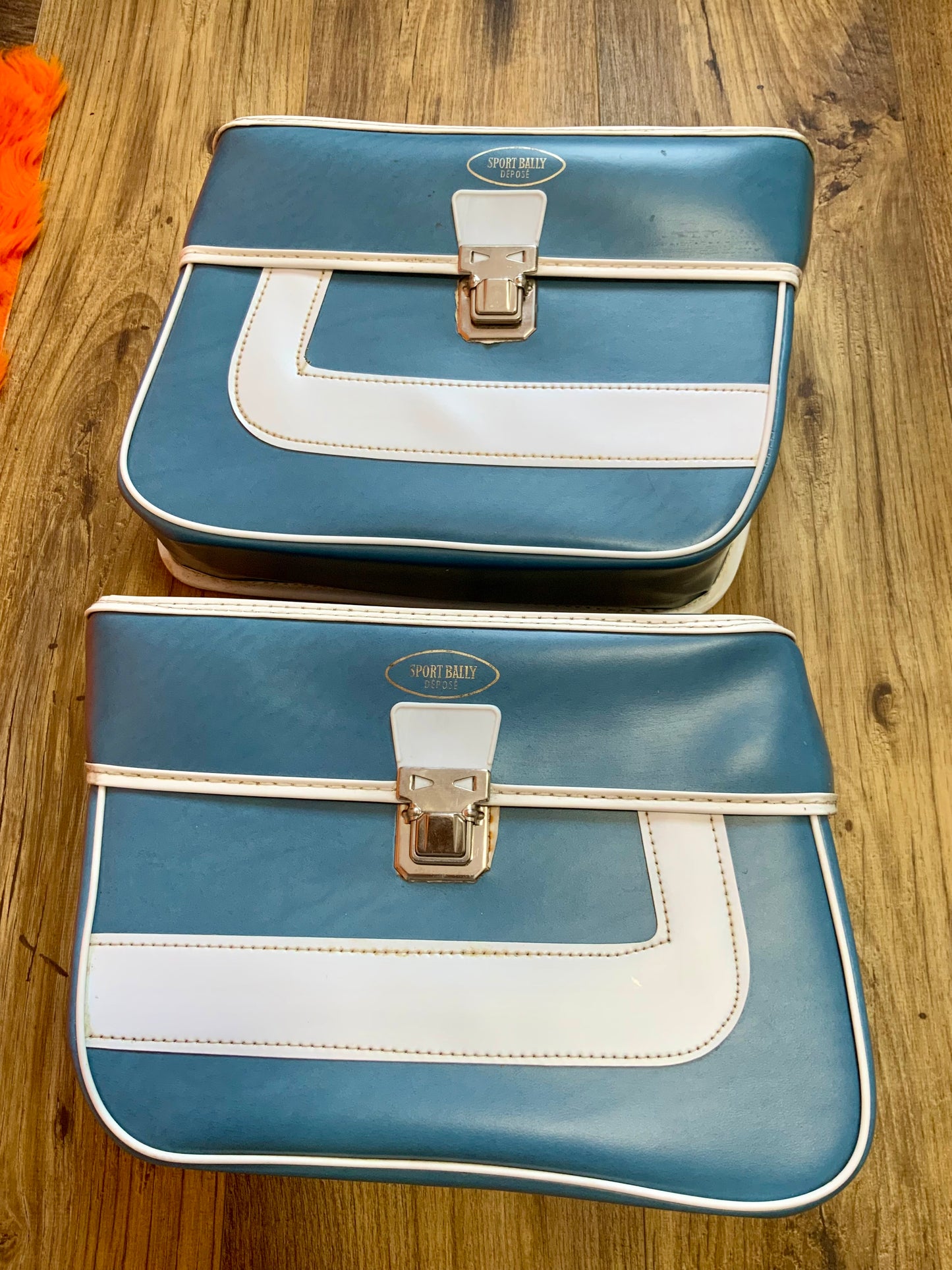 Paire de sacoches cuir Vintage 1960-