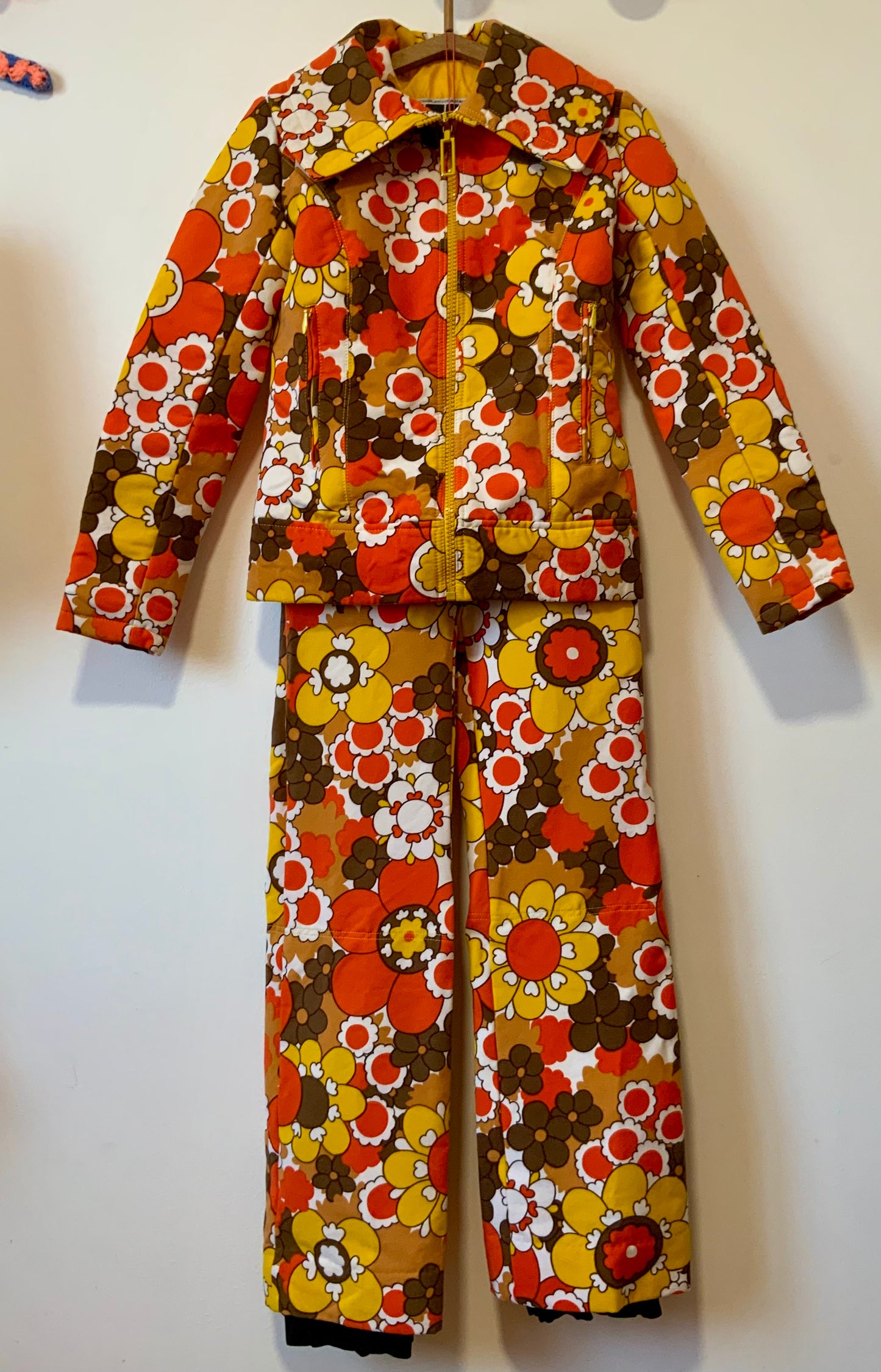 Colsenet Haut de gamme Ensemble Flowers power Vintage 1970 Pièce exceptionnelle- T32