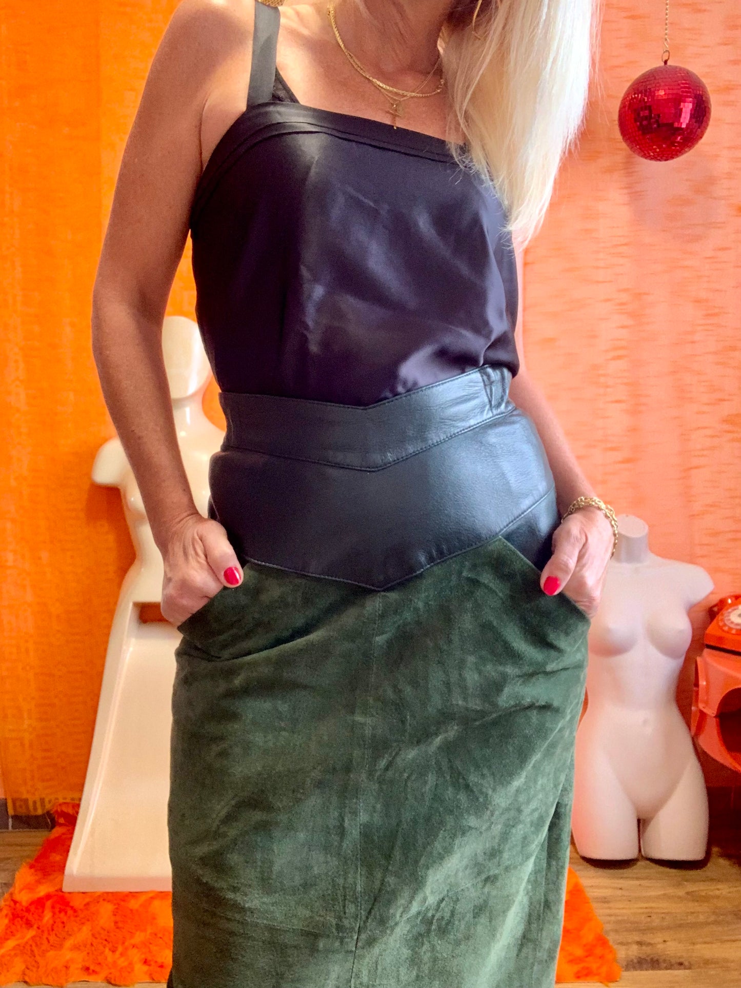Jupe Vintage 1980 Beauté Daim Cuir verte- T34/36