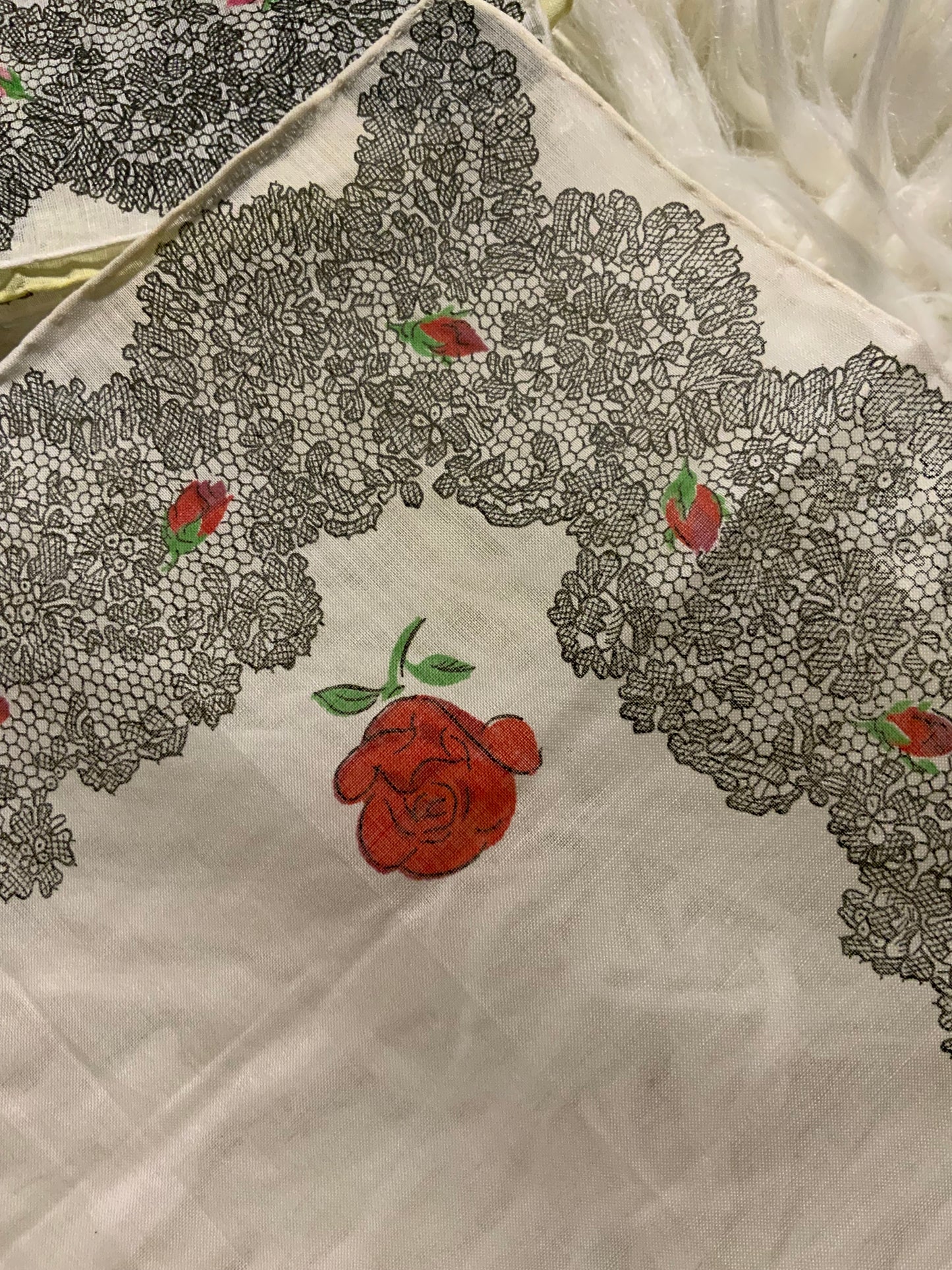 Rochas 4 Mouchoirs 1945 « Femme » Vintage Collection dans la boîte France Paris Luxe