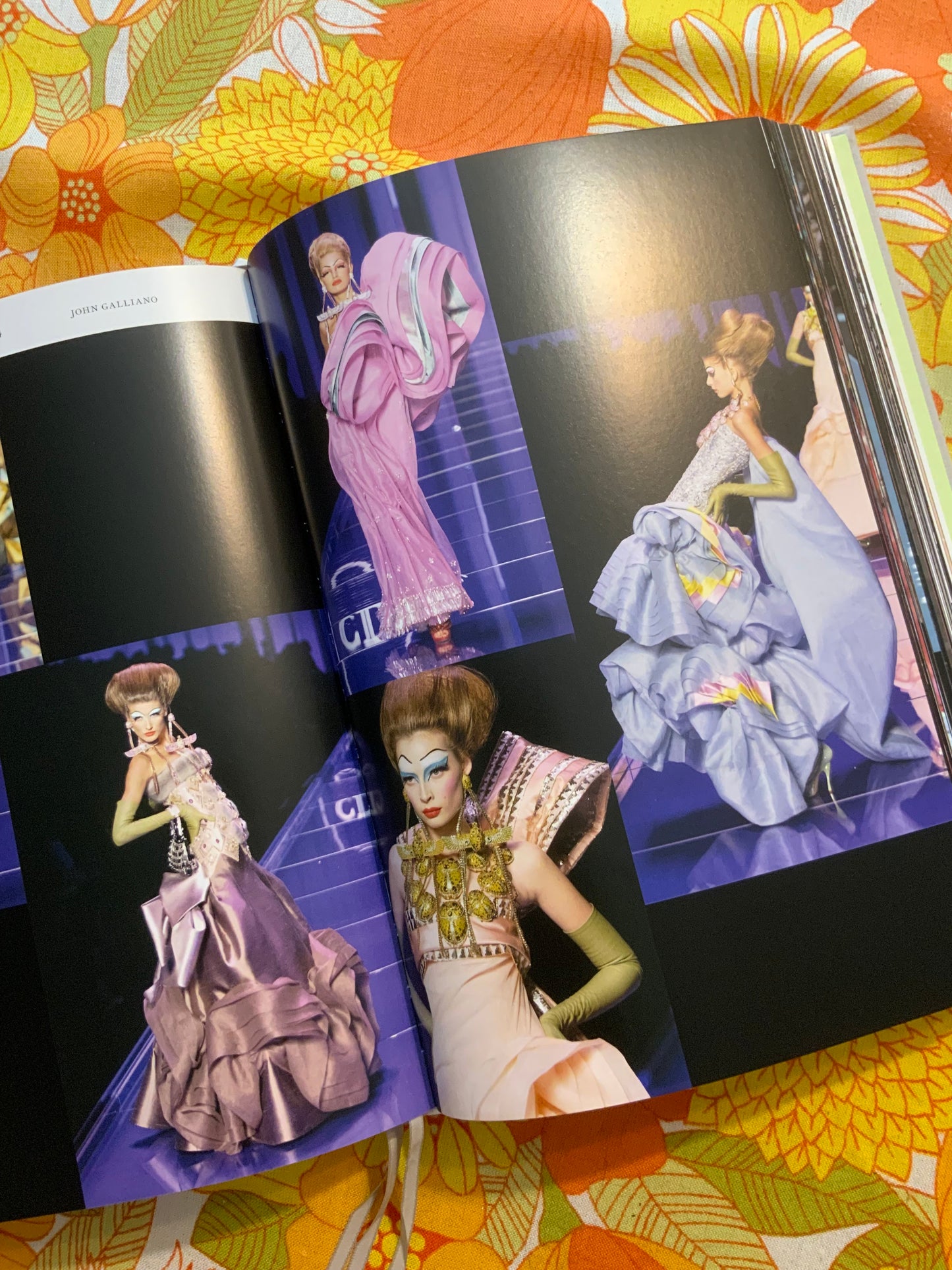 Livre des défilés de Mode de la maison DIOR de 1947 à 2016- Mode France.