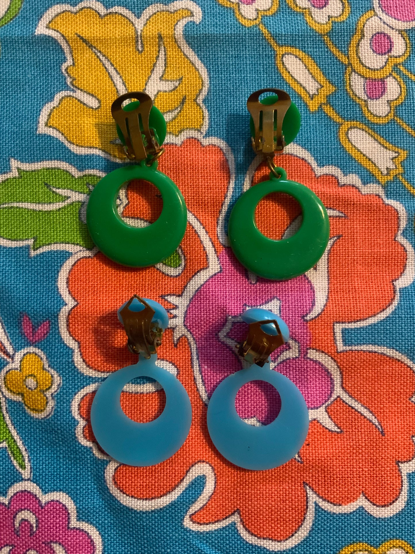 2 paires de Boucles d’oreilles Deadstock Vintage créoles pendantes 1980-