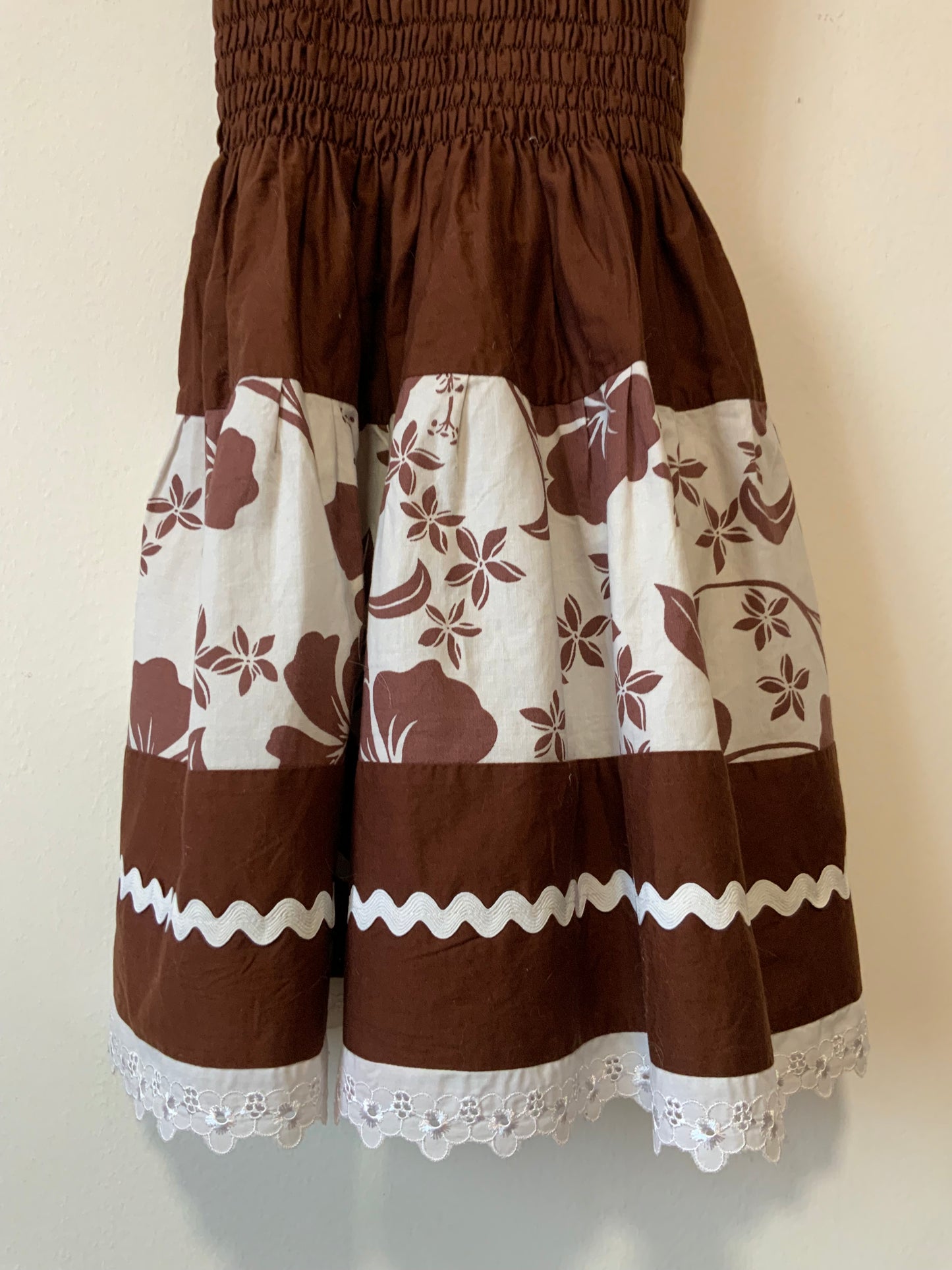 Robe Vintage des îles a Fleurs - T38 maxi.