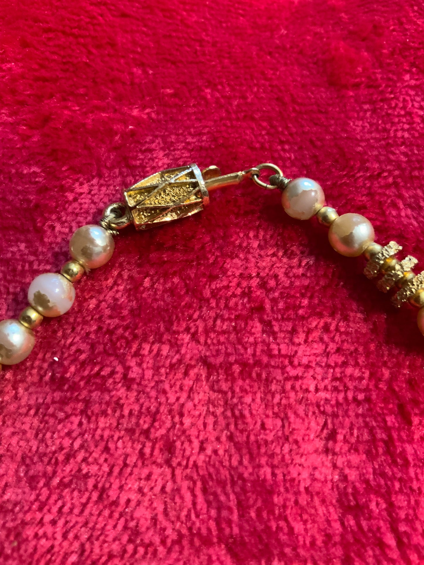 Collier Balenciaga Vintage Perles et plaqué or - Elegance Ancienne