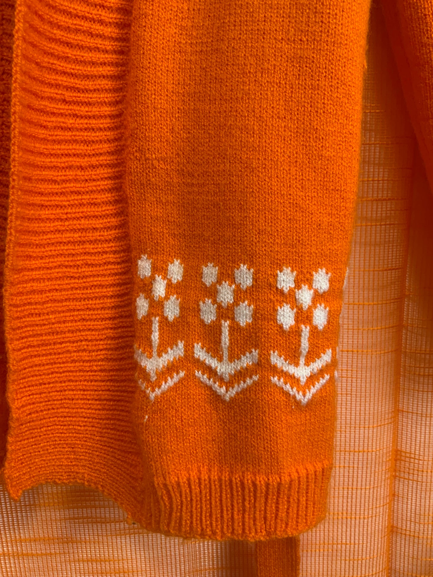 Gilet orange Tricoté Vintage 1970 Fleurs