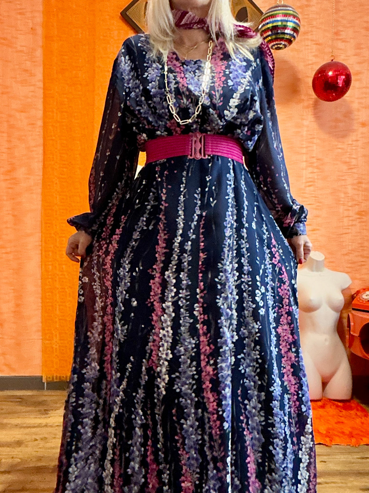 Robe Longue Tergal Mousseline à Fleurs Creation Vintage 1970- T46maxi.