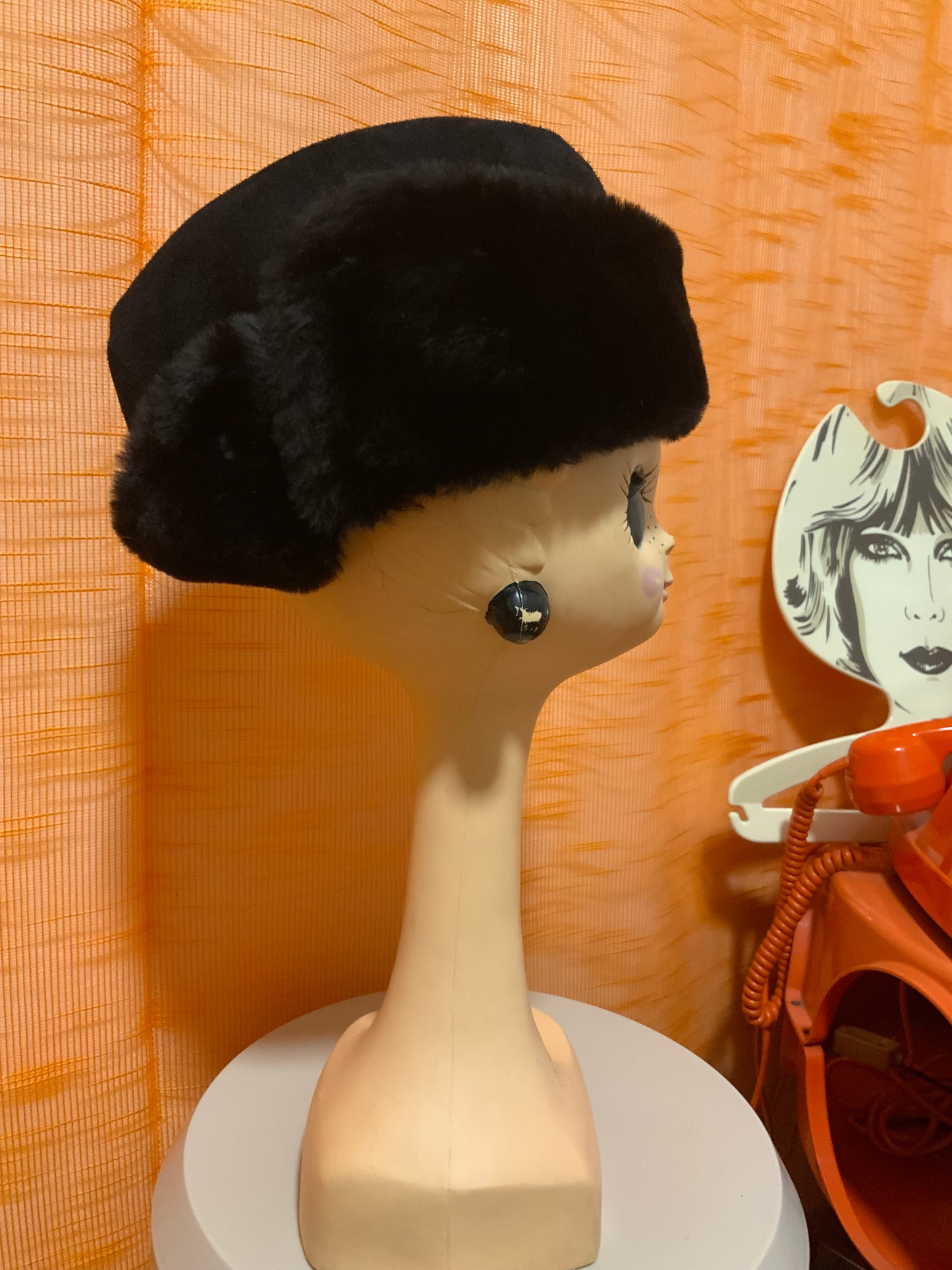 Chapeau Toque Cuir daim et fourrure synthétique Noire Vintage 1970