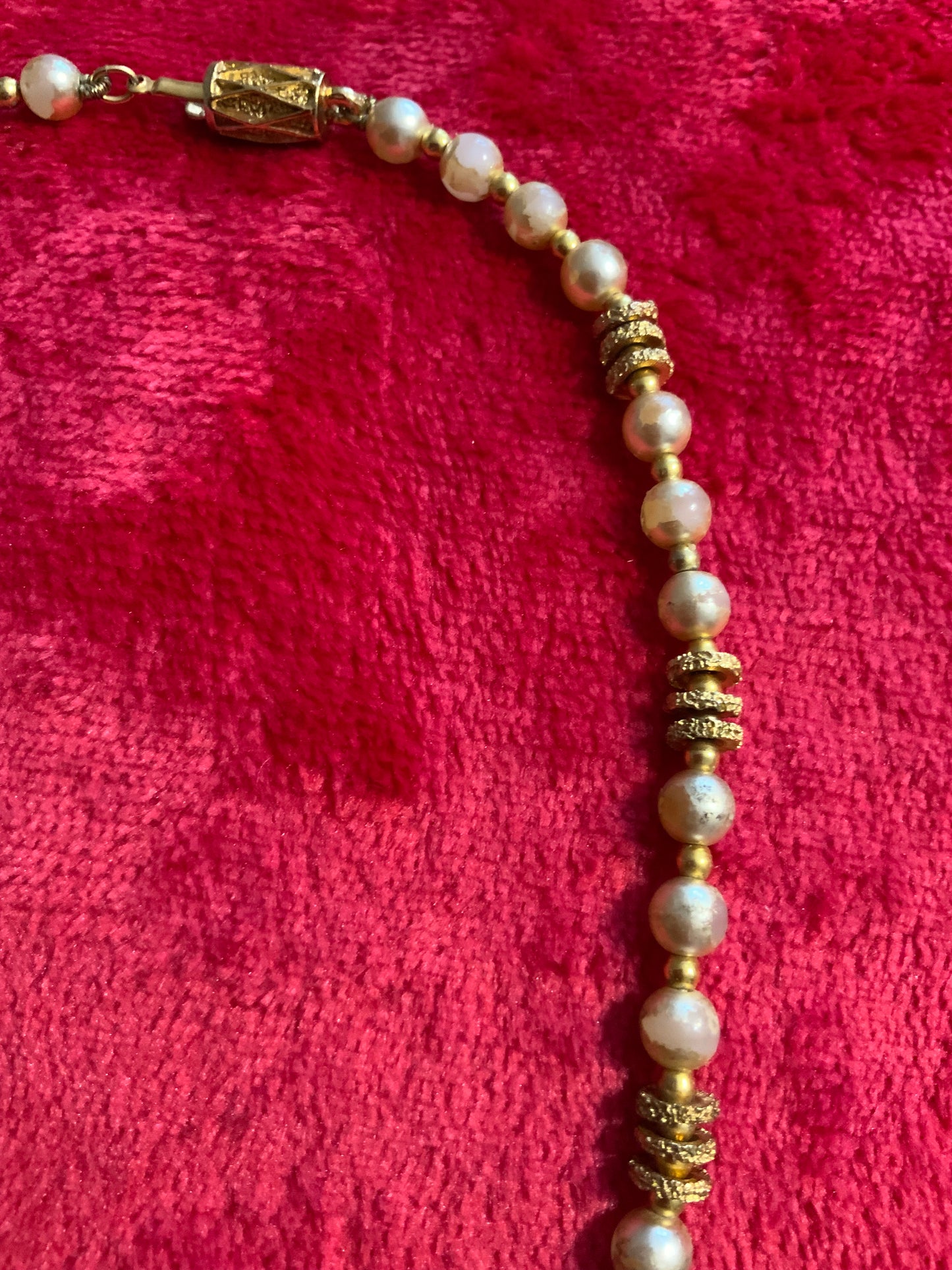 Collier Balenciaga Vintage Perles et plaqué or - Elegance Ancienne