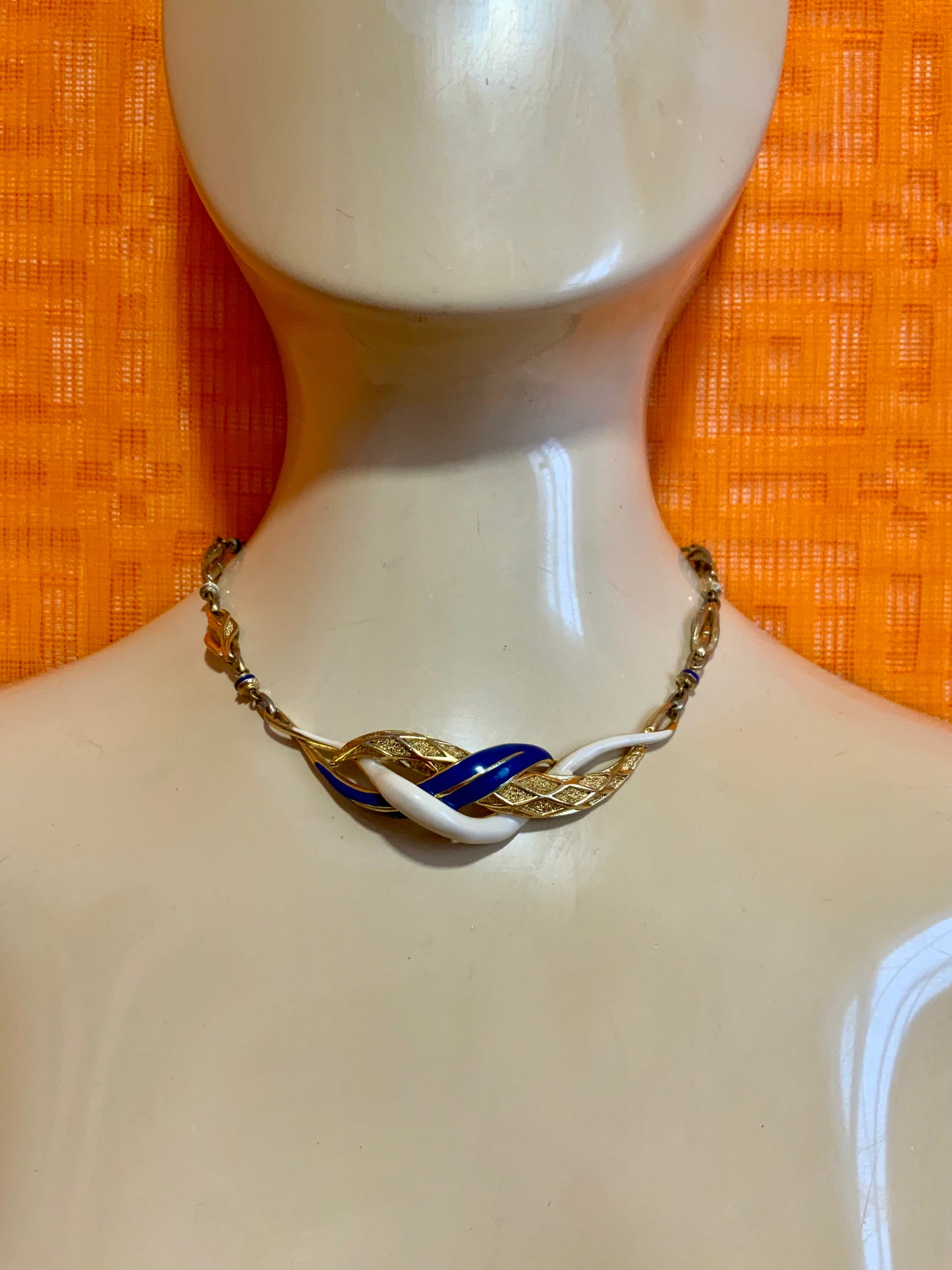 Sublime Collier Balenciaga Chic Vintage Haut de Gamme