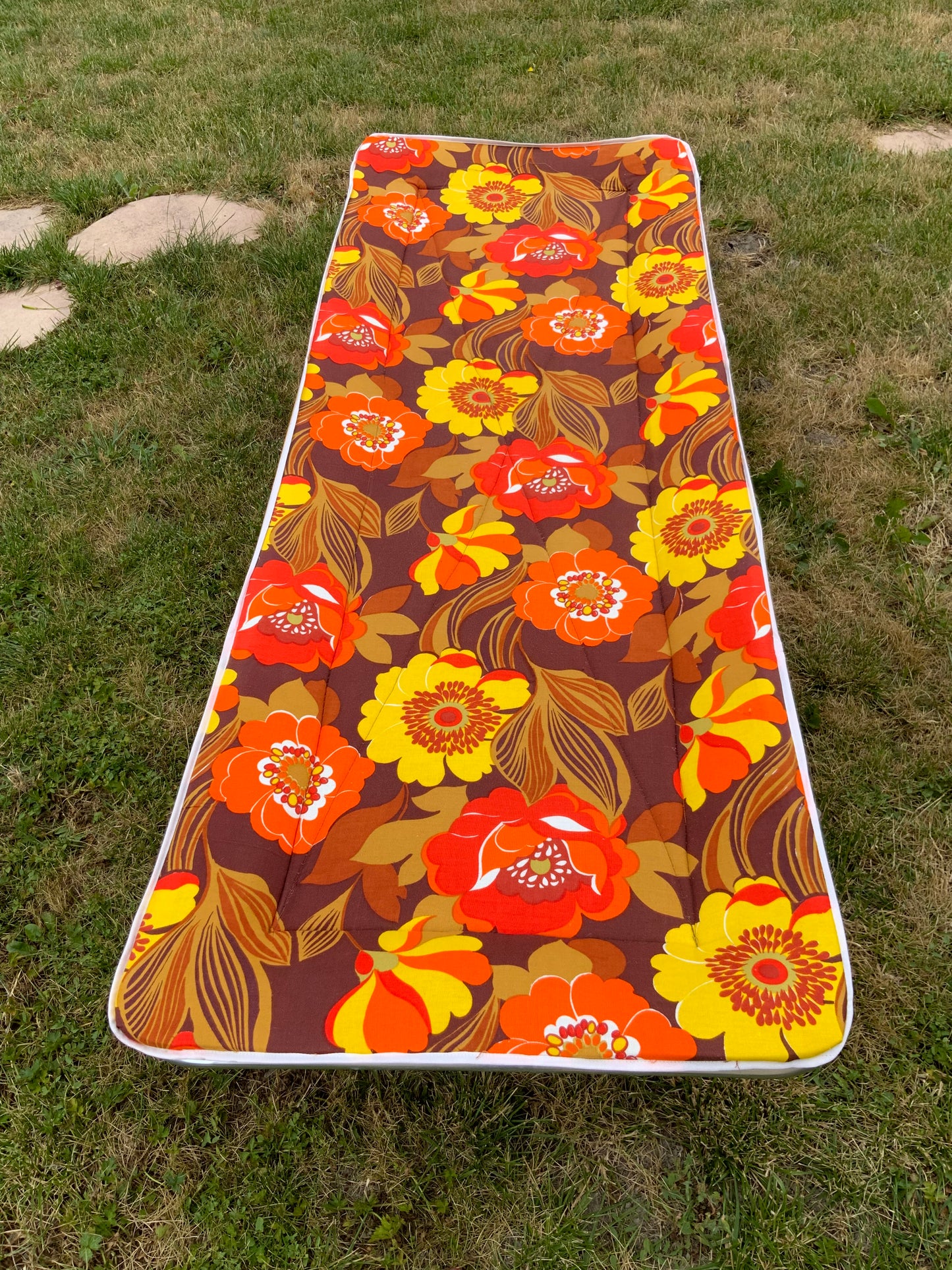 Bain de soleil Lit de camp Neuf Vintage 1970 fleurs oranges -