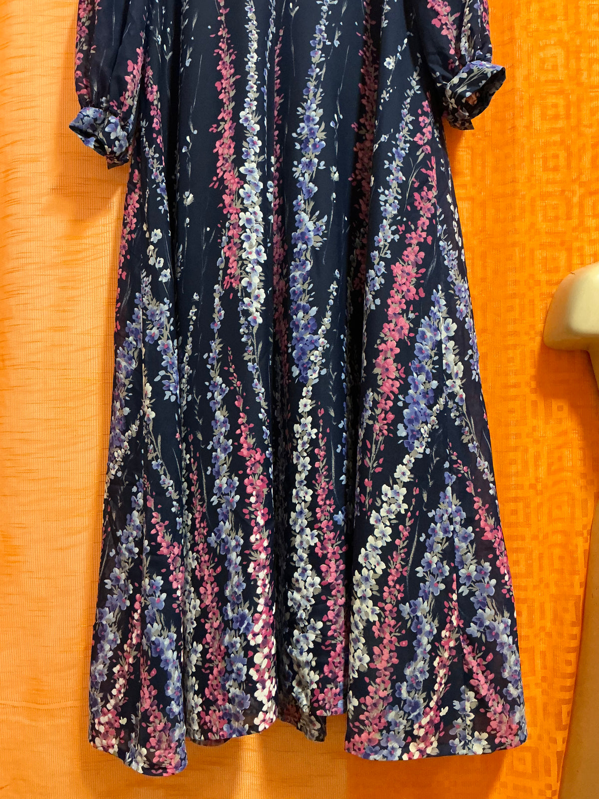 Robe Longue Tergal Mousseline à Fleurs Creation Vintage 1970- T46maxi.
