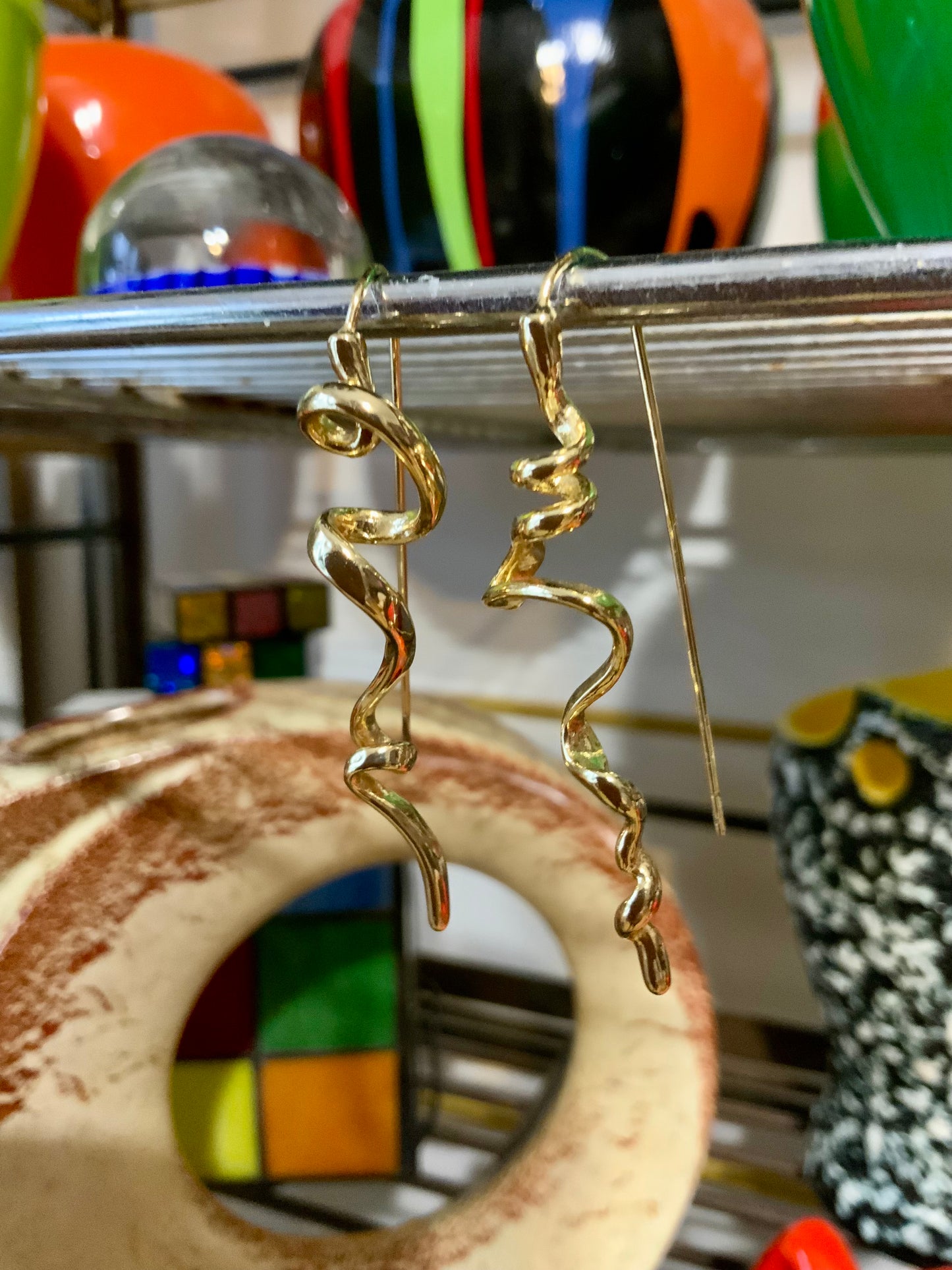 Ravissantes boucles d’oreilles Tiges Zigzag Vintage 2000’