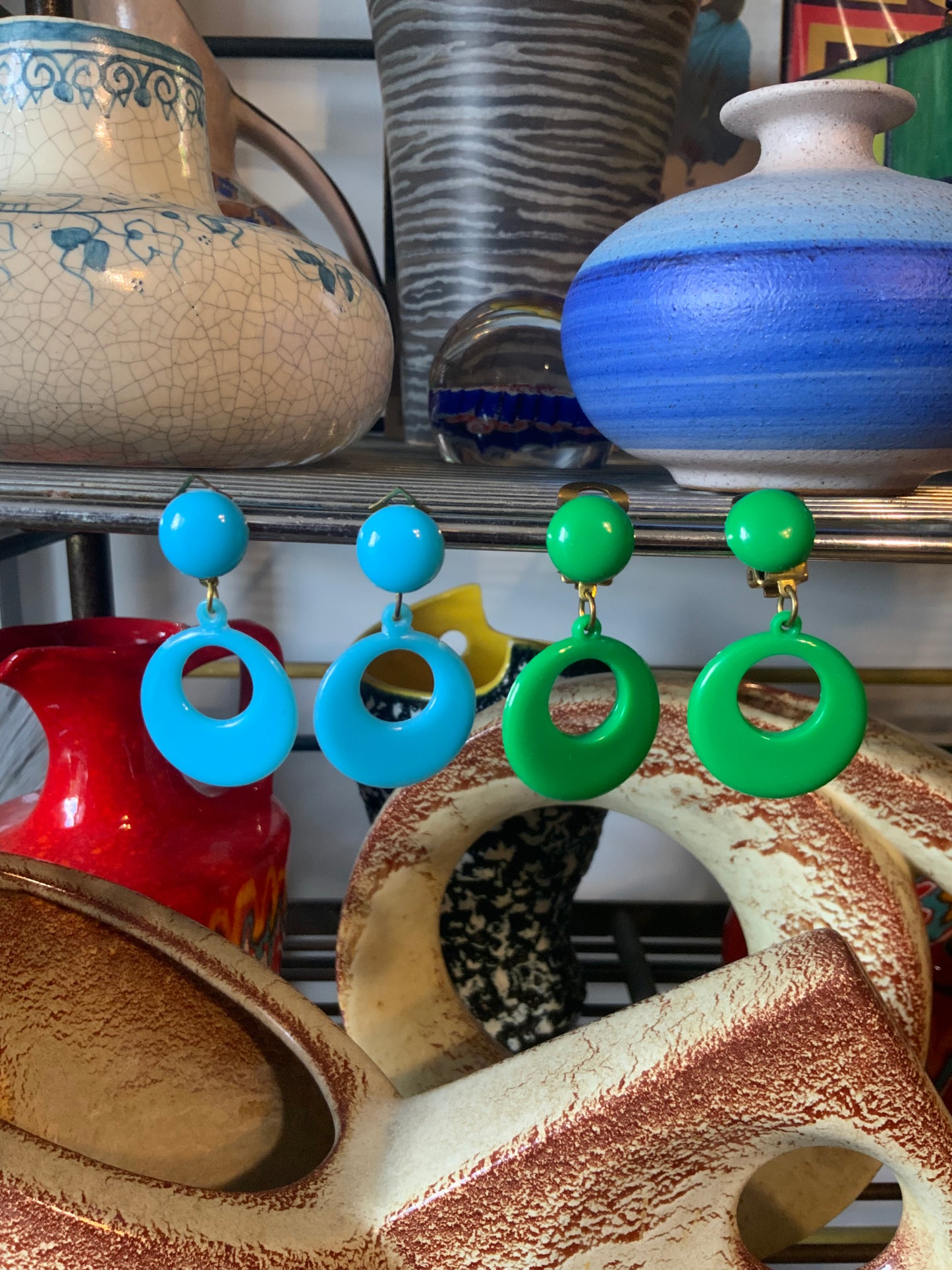 2 paires de Boucles d’oreilles Deadstock Vintage créoles pendantes 1980-
