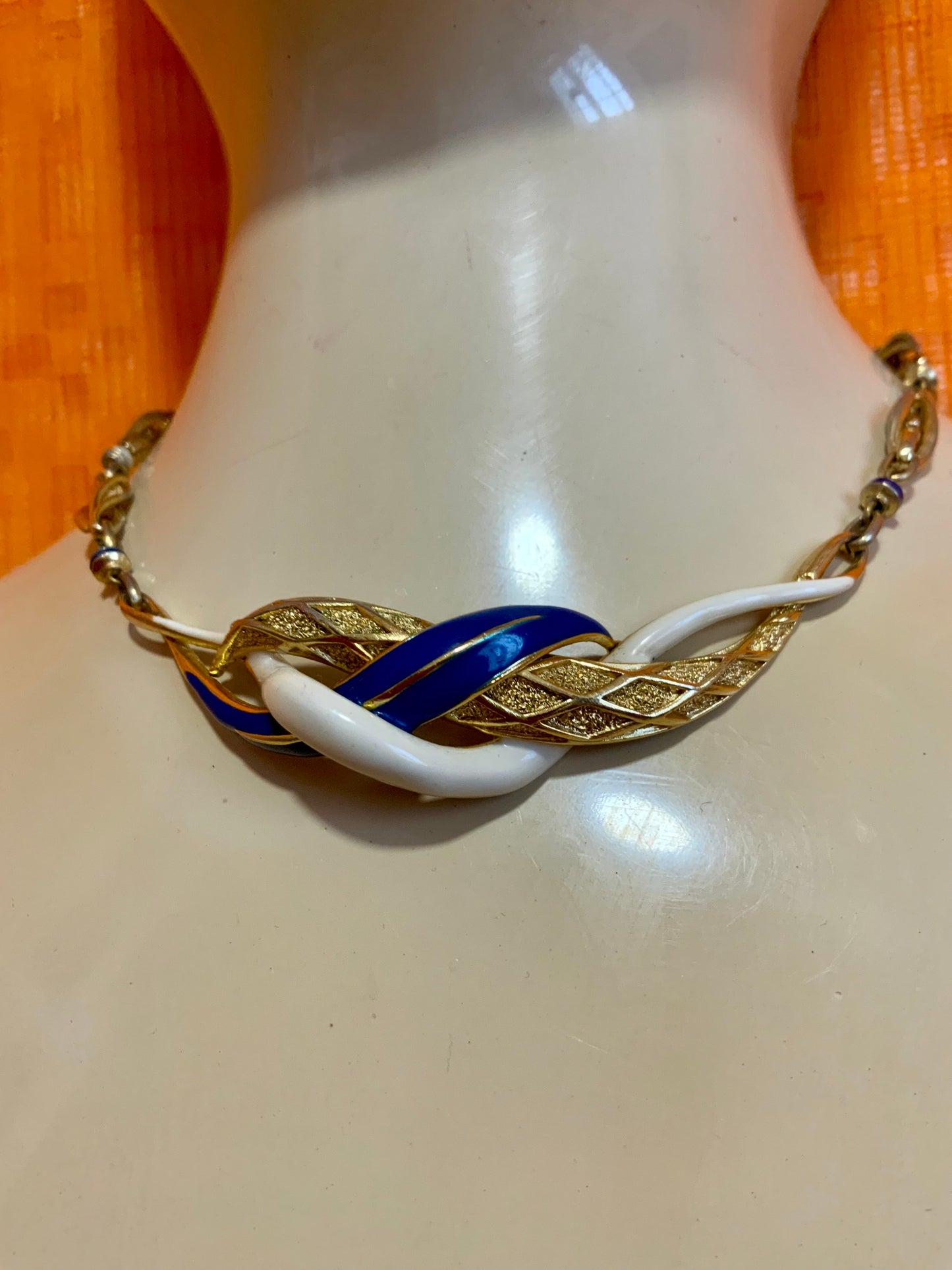 Sublime Collier Balenciaga Chic Vintage Haut de Gamme