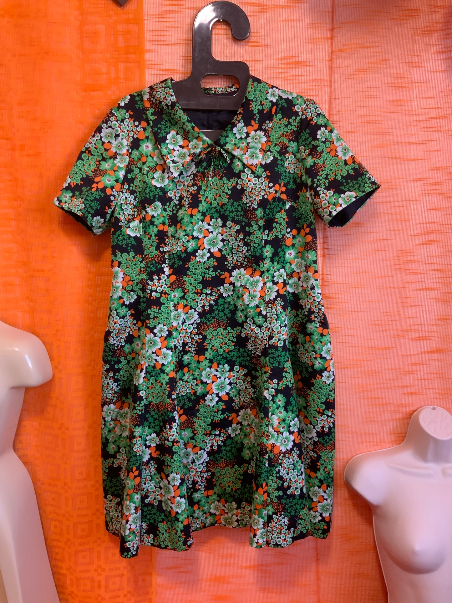Robe a fleurs Confection création Vintage 1970- T46