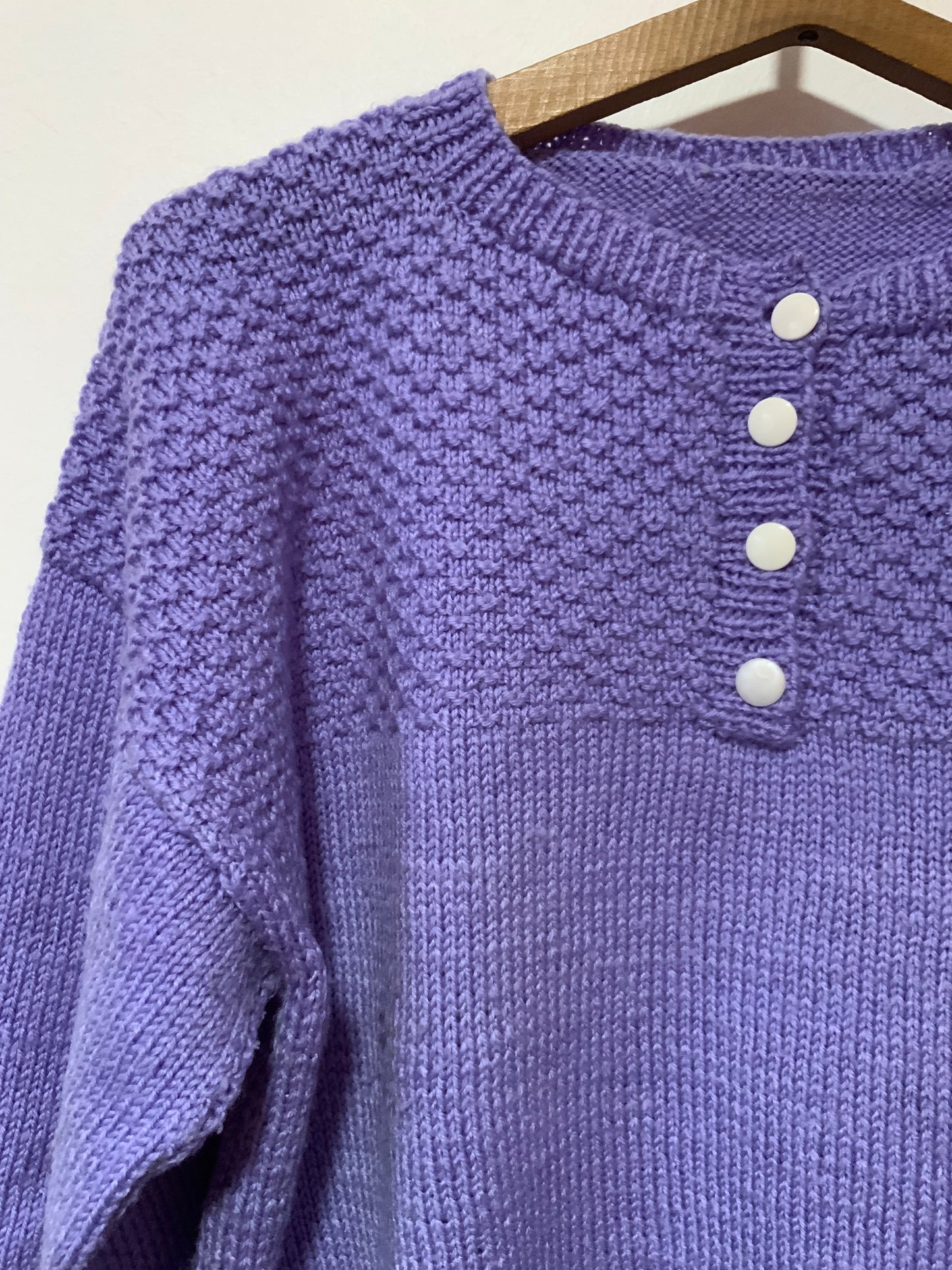 Pull Tricote main Mauve en Laine Vintage 1980- TU