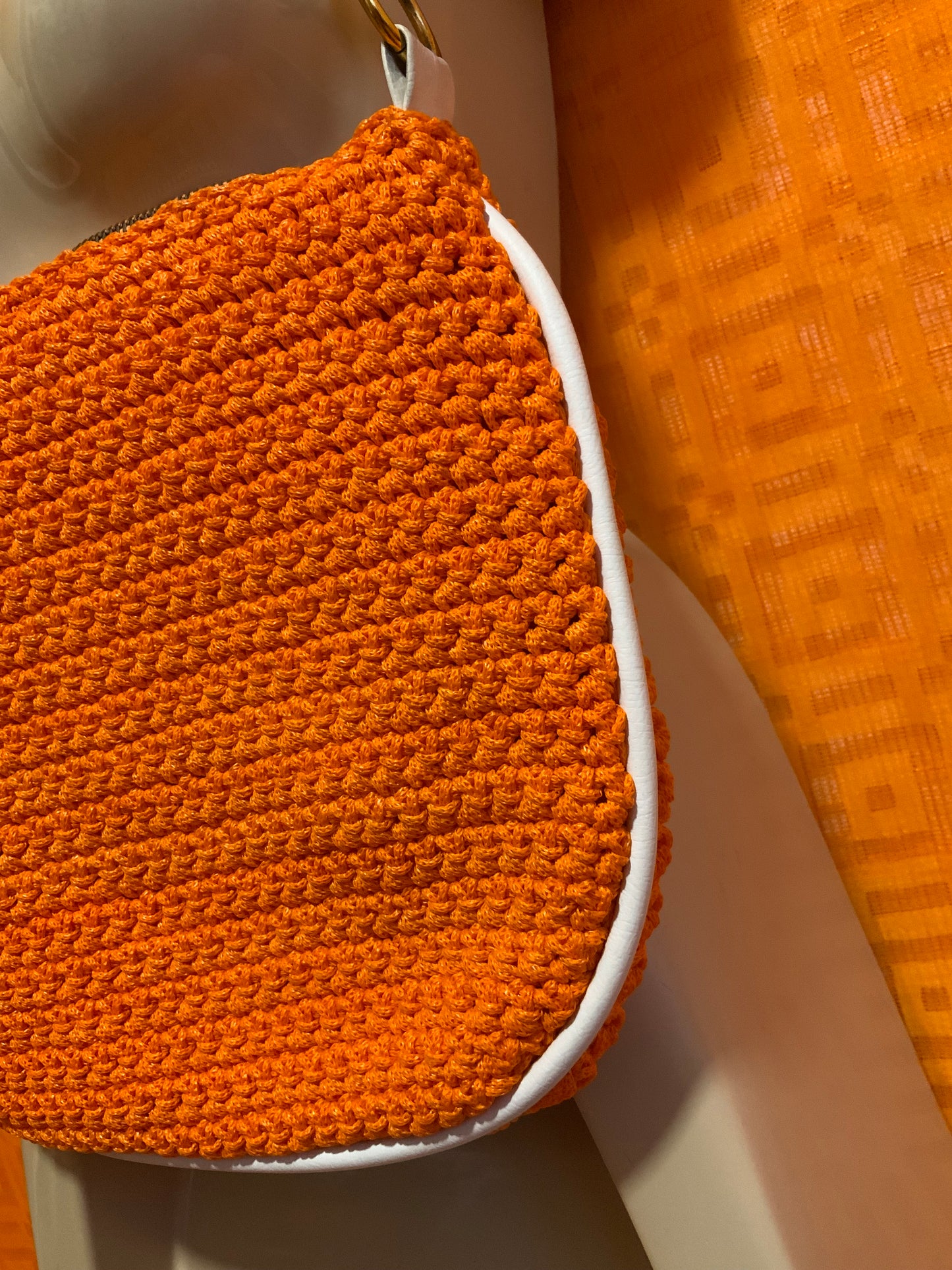 Sublime Sac Orange et cuir blanc Fait Main Italie 1970-