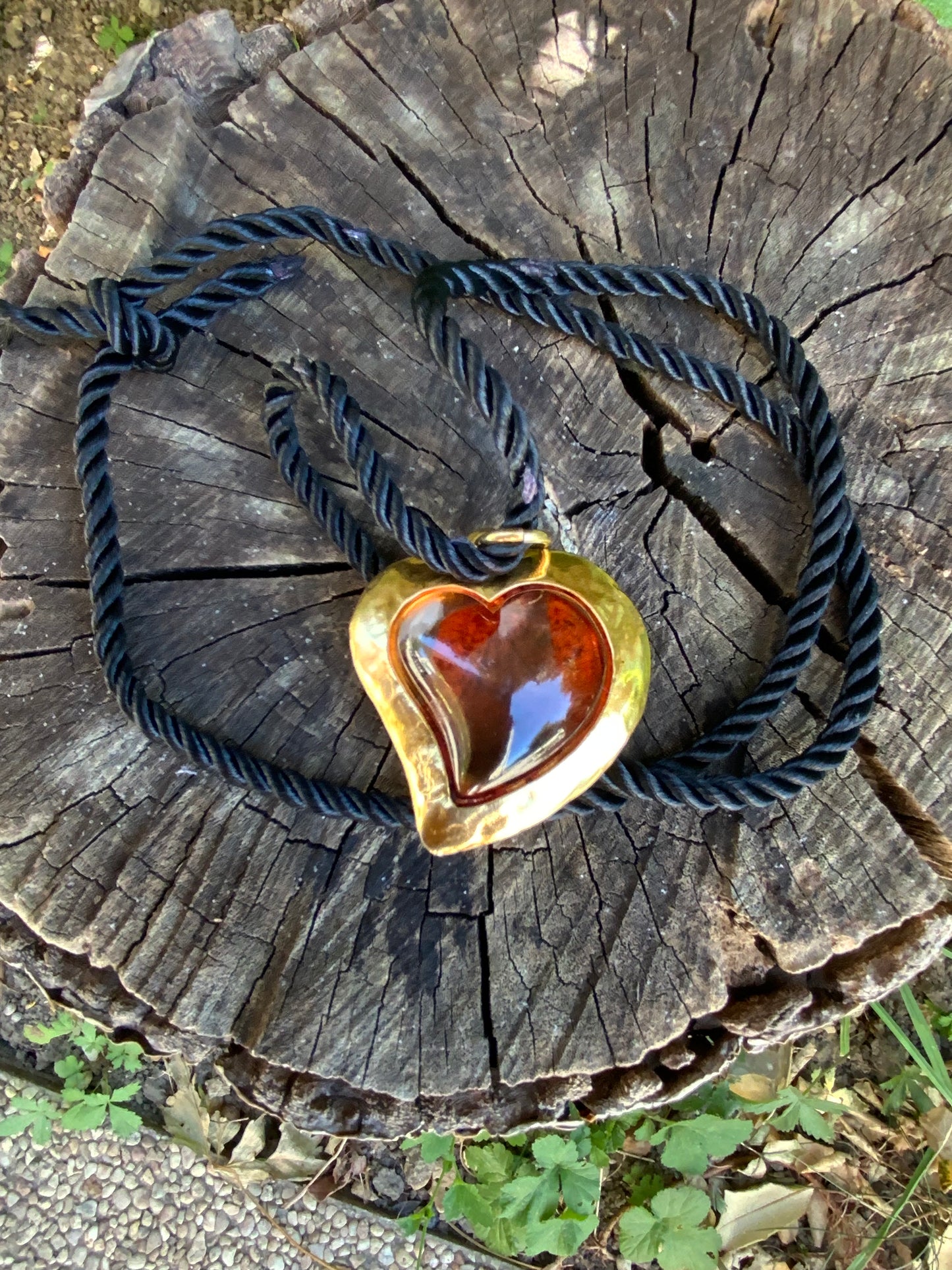 Collier et son pendentif Coeur Yves Saint Laurent Vintage Luxe France -