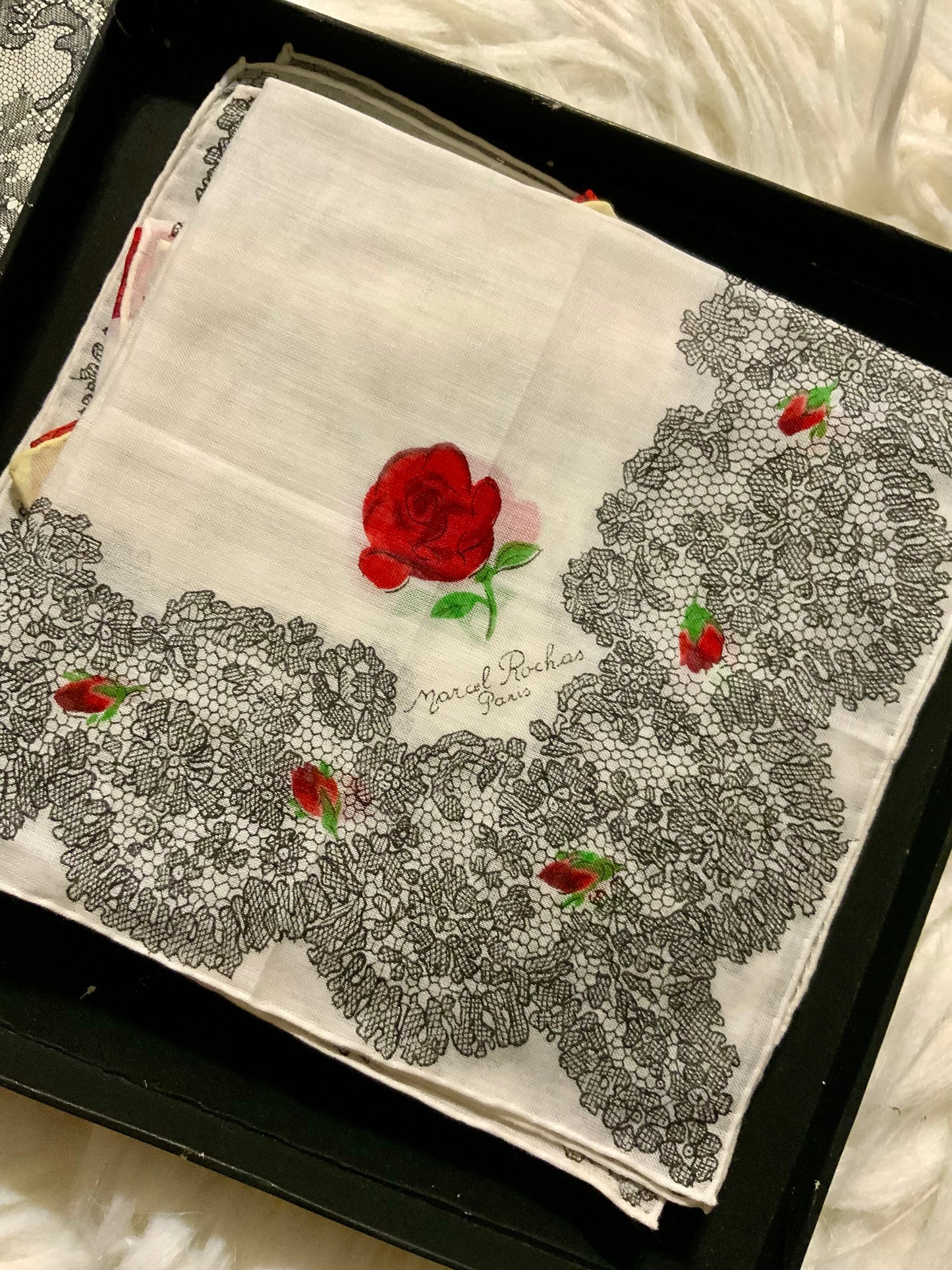Rochas 4 Mouchoirs 1945 « Femme » Vintage Collection dans la boîte France Paris Luxe