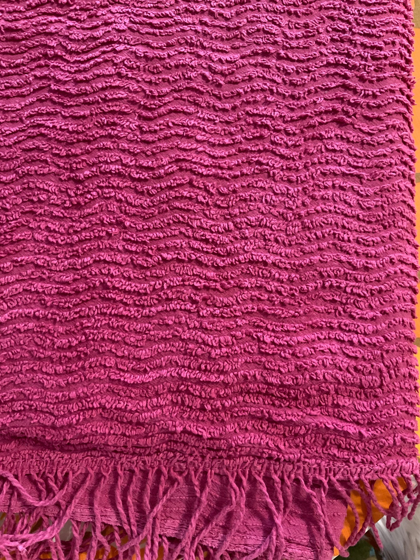 Couvre Lit Fuchsia Mailles chenilles Vintage 1980 Coton 160x230 cms.