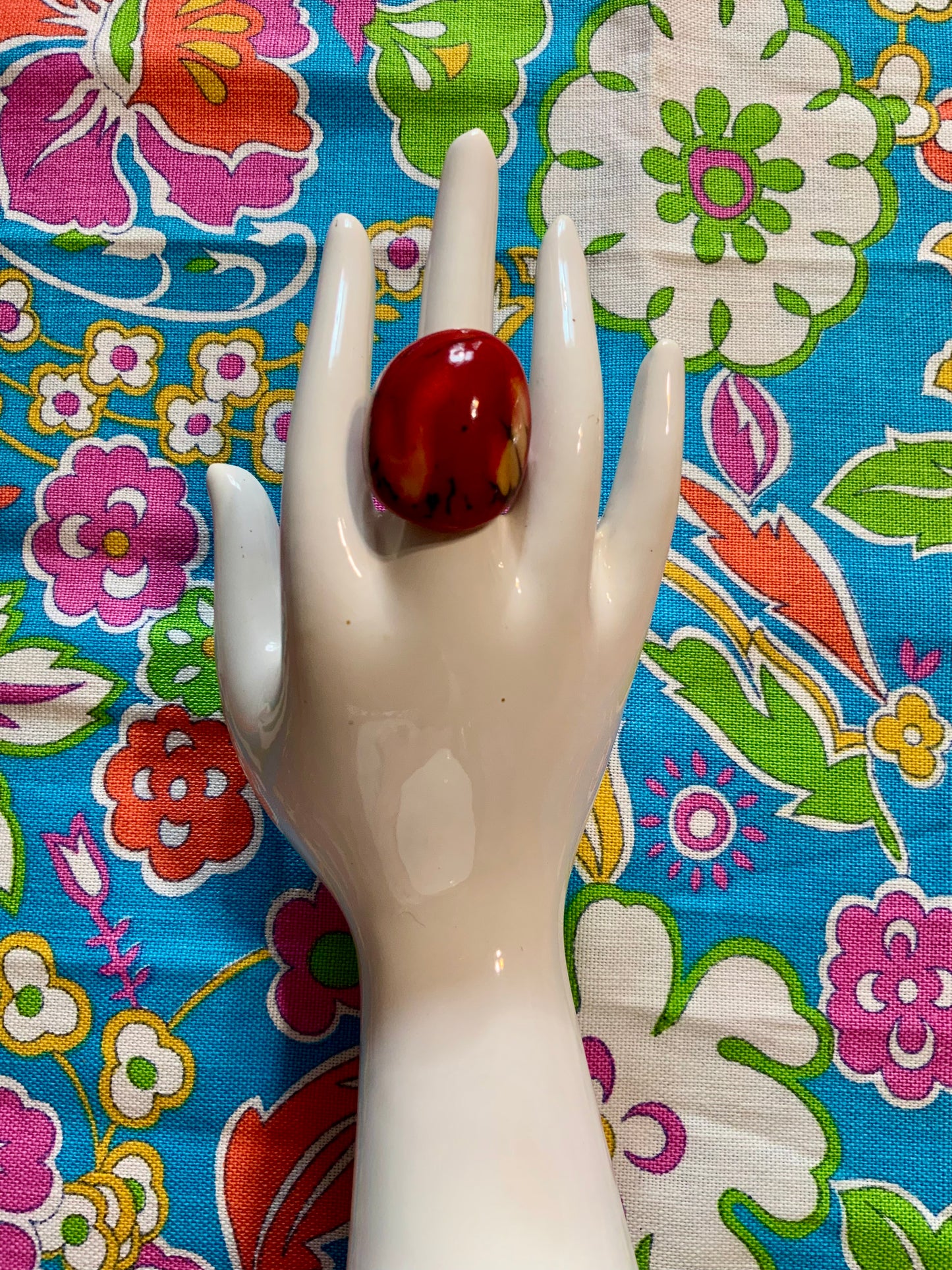 Bague Vintage en verre rouge -T46