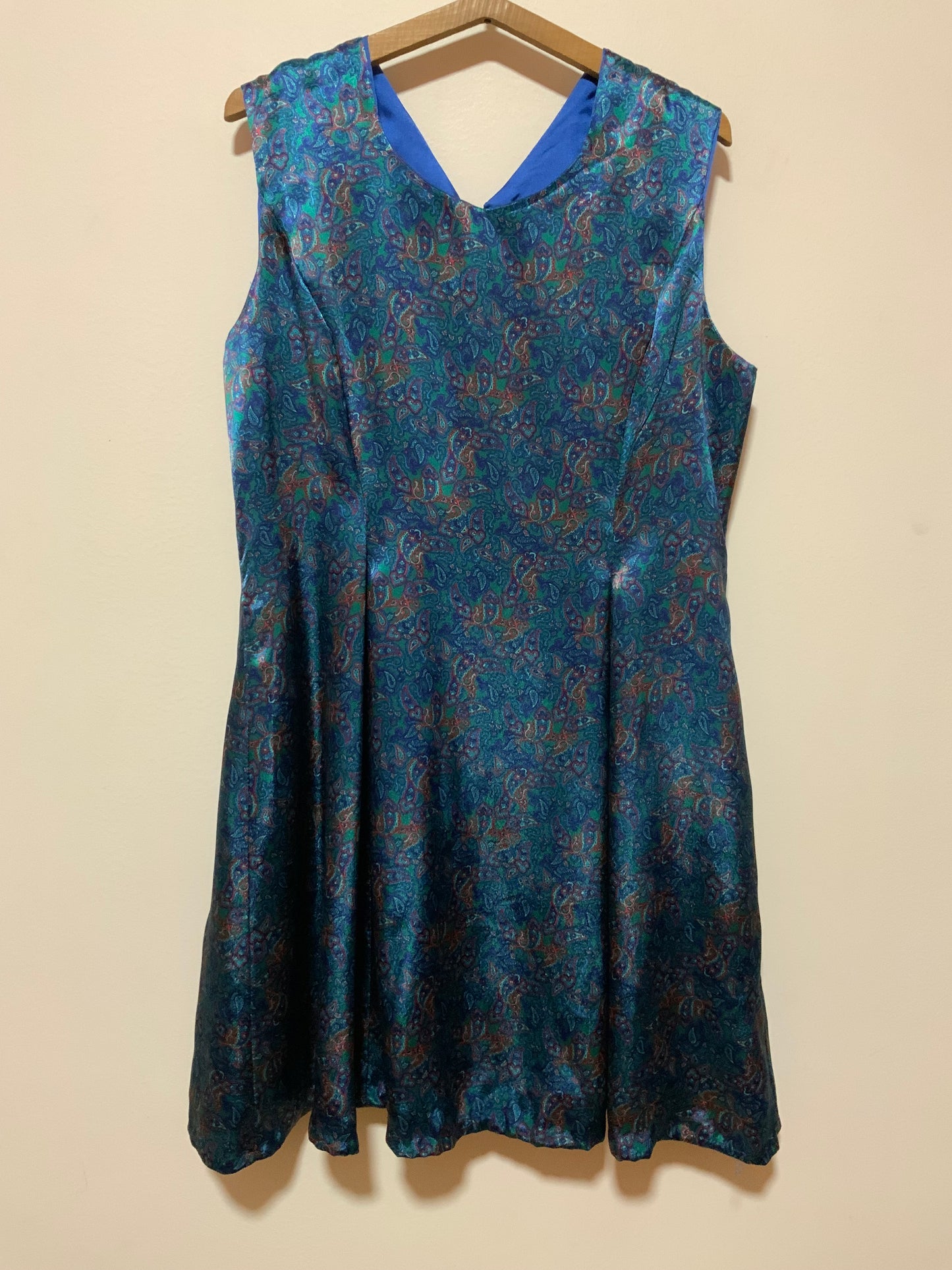 Robe aux motifs cachemires Confection Vintage 1980-