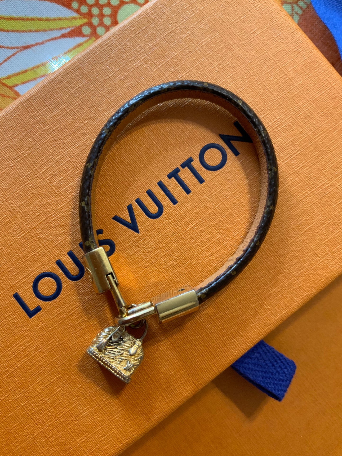 Bracelet Louis Vuitton Alma Cuir Monogrammé Luxe