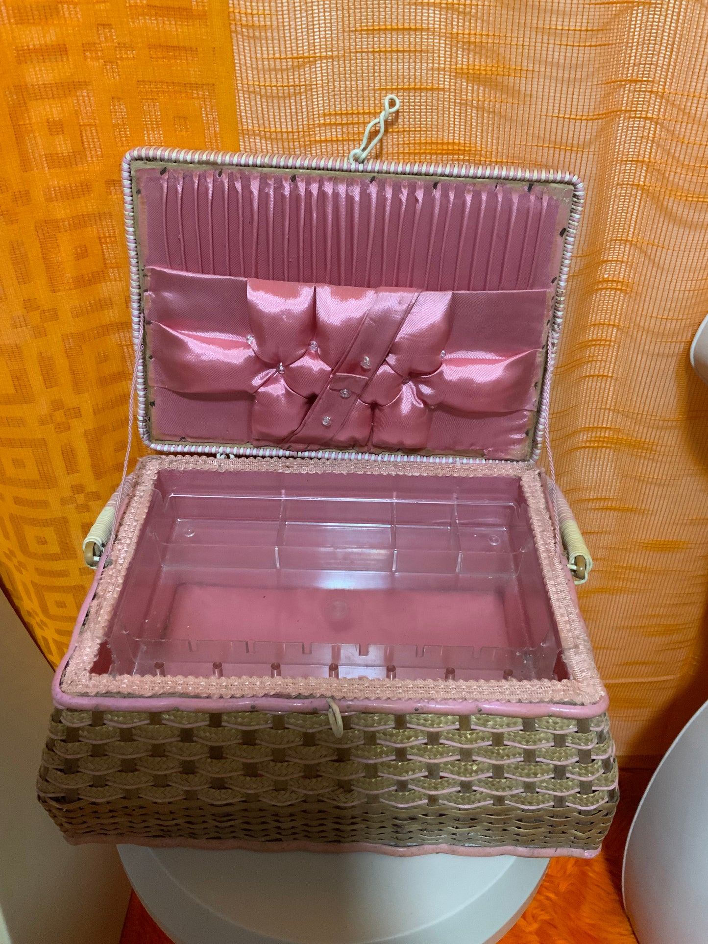 Boite à couture panier Vintage Soie rose France