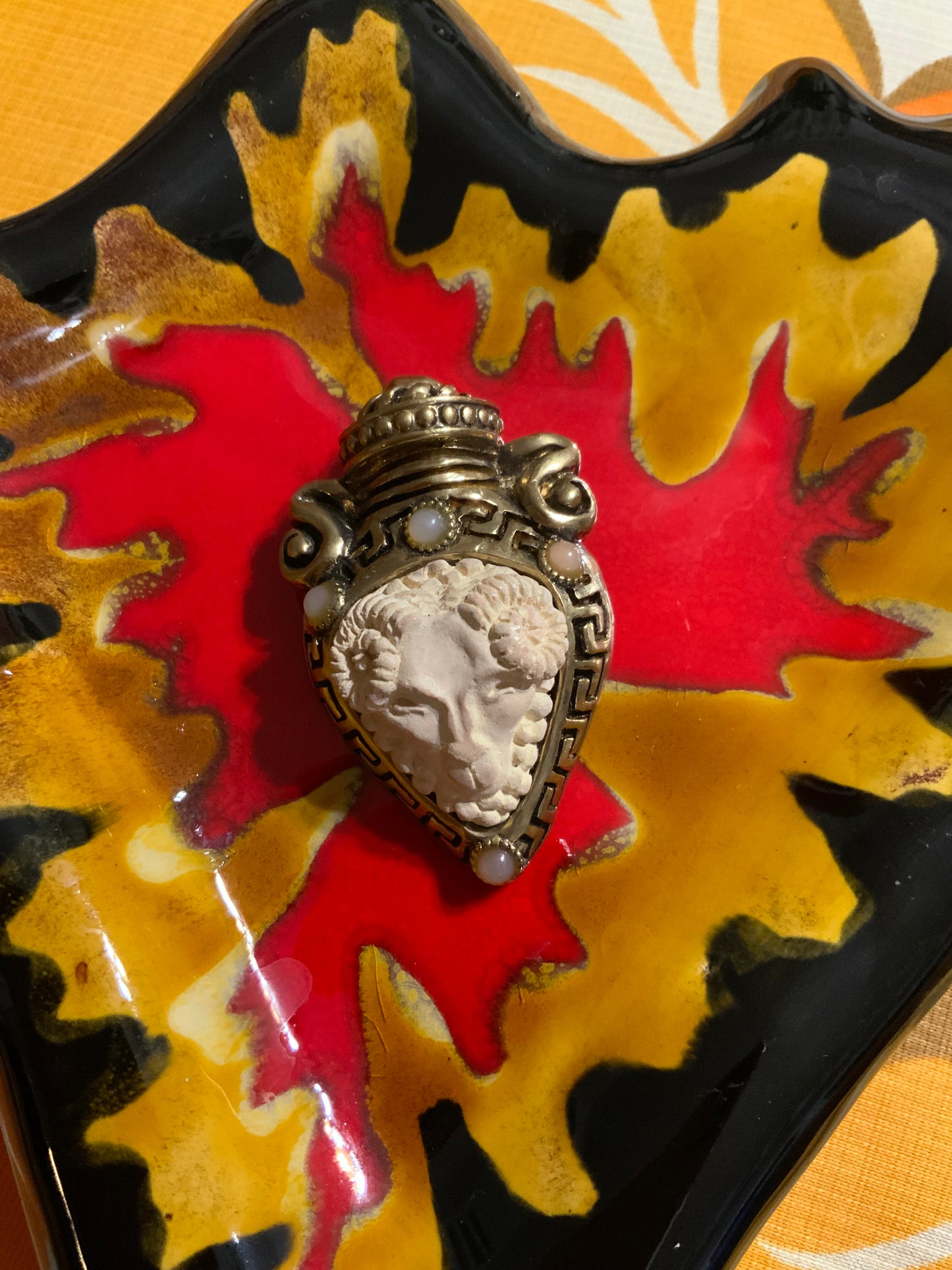Broche de créateur France Vintage 1990
