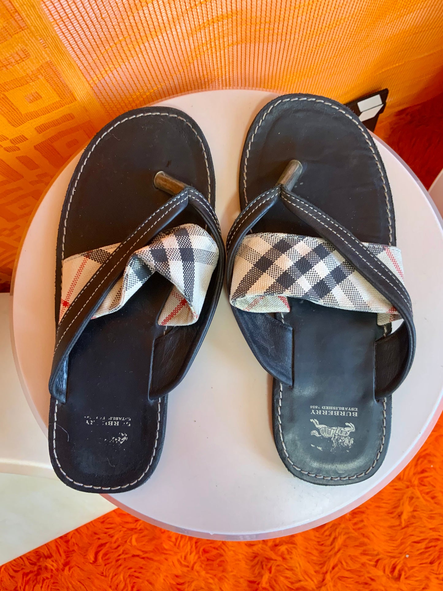 Chaussures Tongs Burberry Carreaux- T36