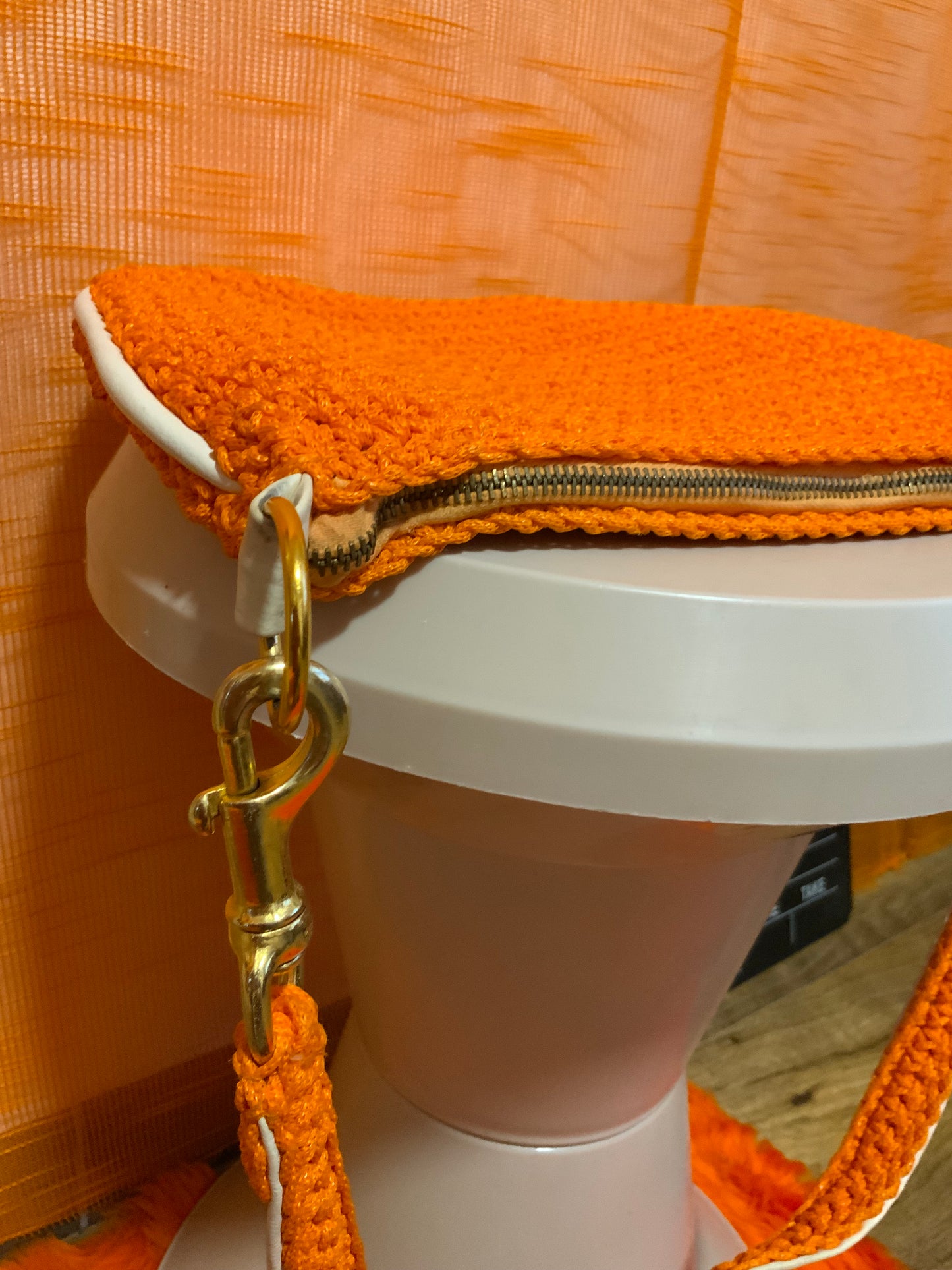 Sublime Sac Orange et cuir blanc Fait Main Italie 1970-
