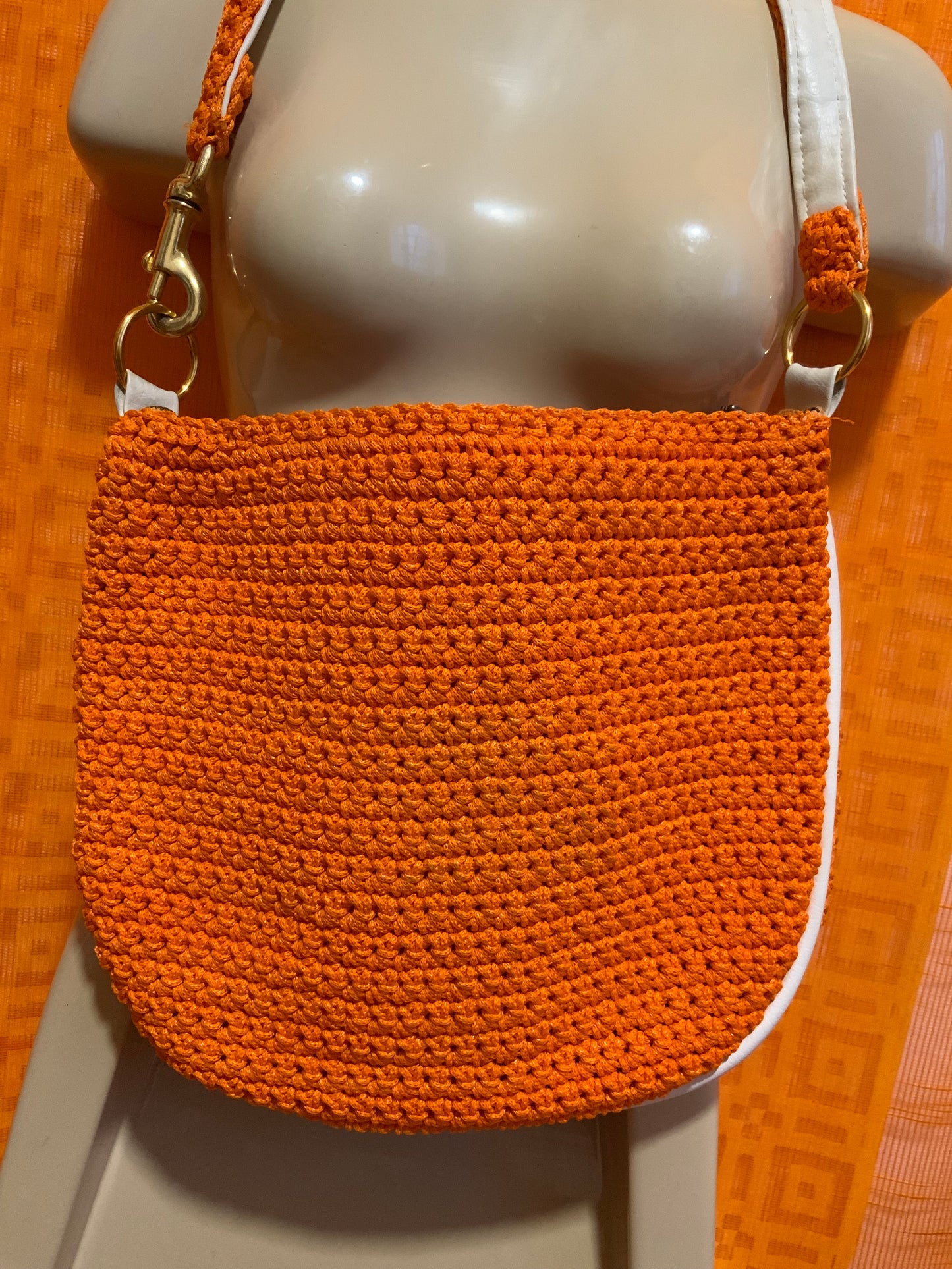 Sublime Sac Orange et cuir blanc Fait Main Italie 1970-