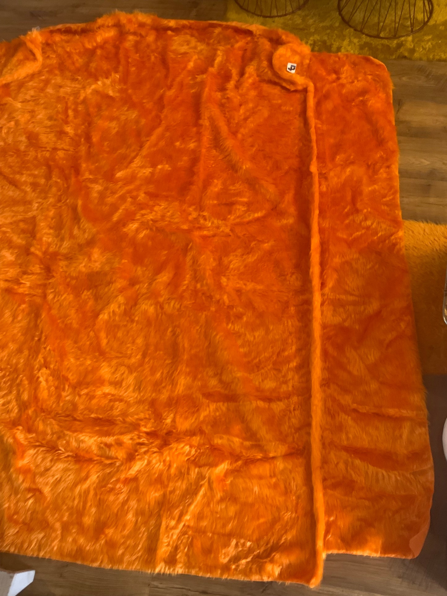 Jetée de lit 2 personnes Deadstock a poils Crylor orange avec son étiquette- Vintage 1970