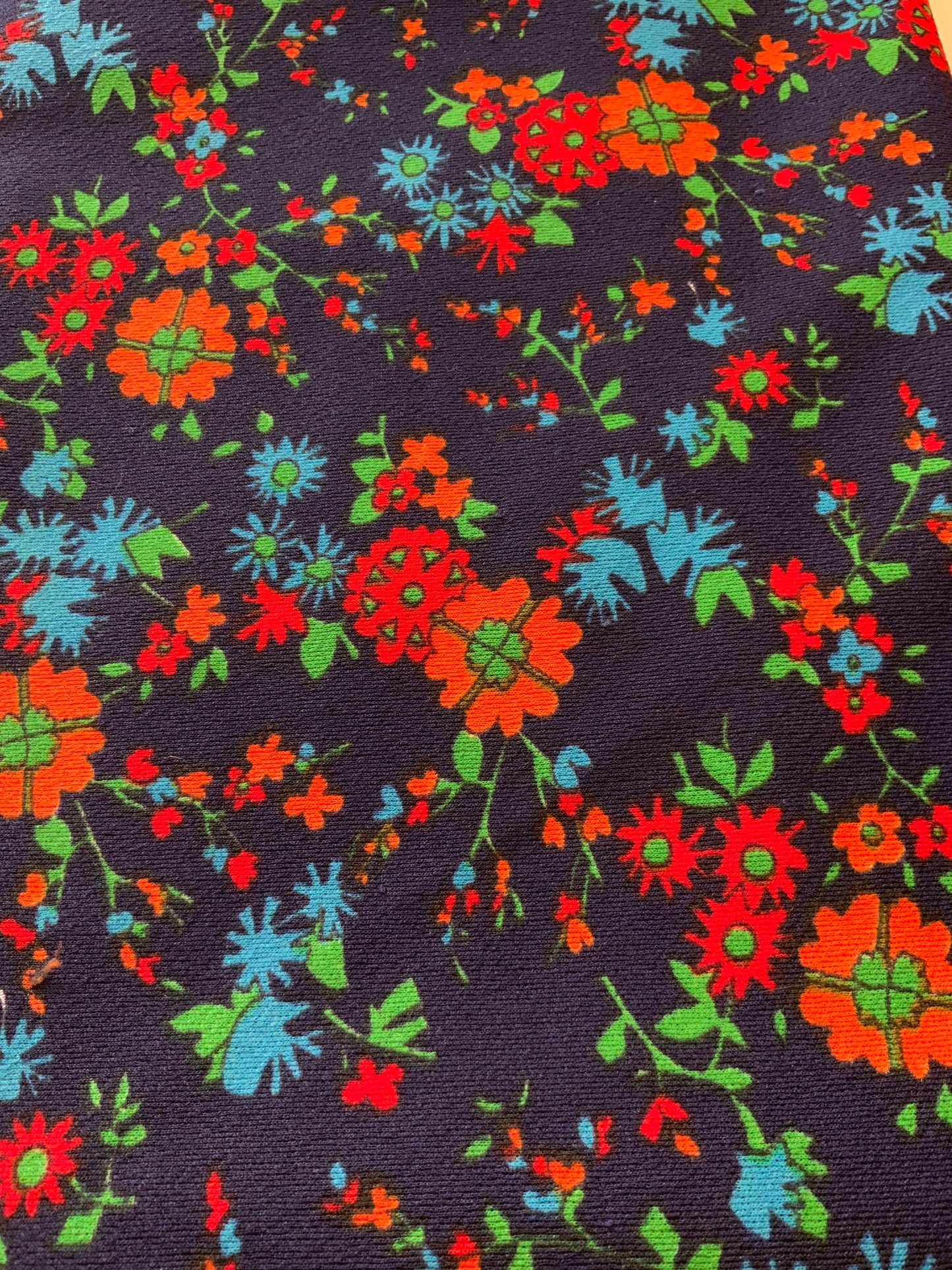 Pièce de Tissu Jersey à fleurs 1970 - 145X185 cms.