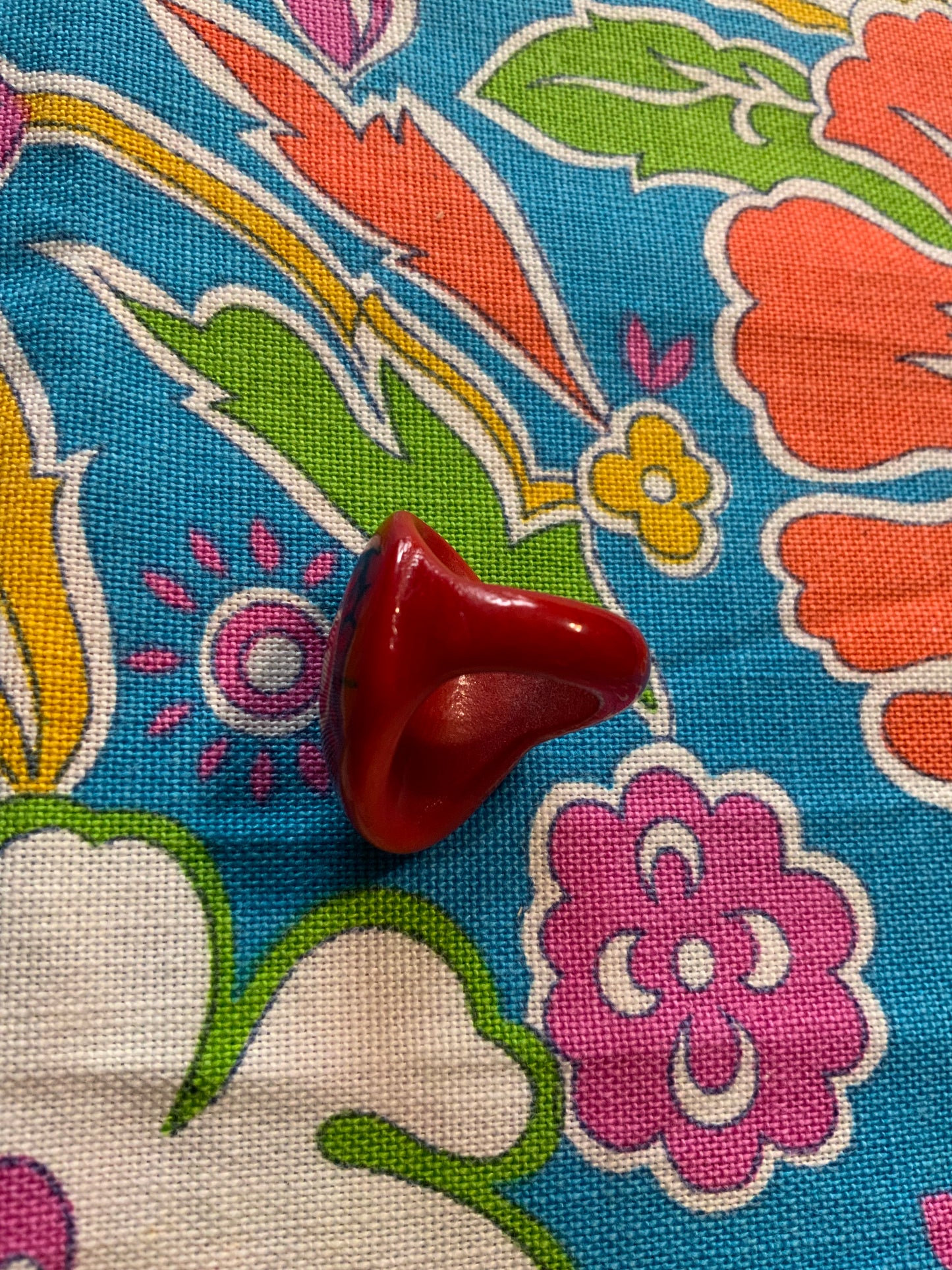 Bague Vintage en verre rouge -T46