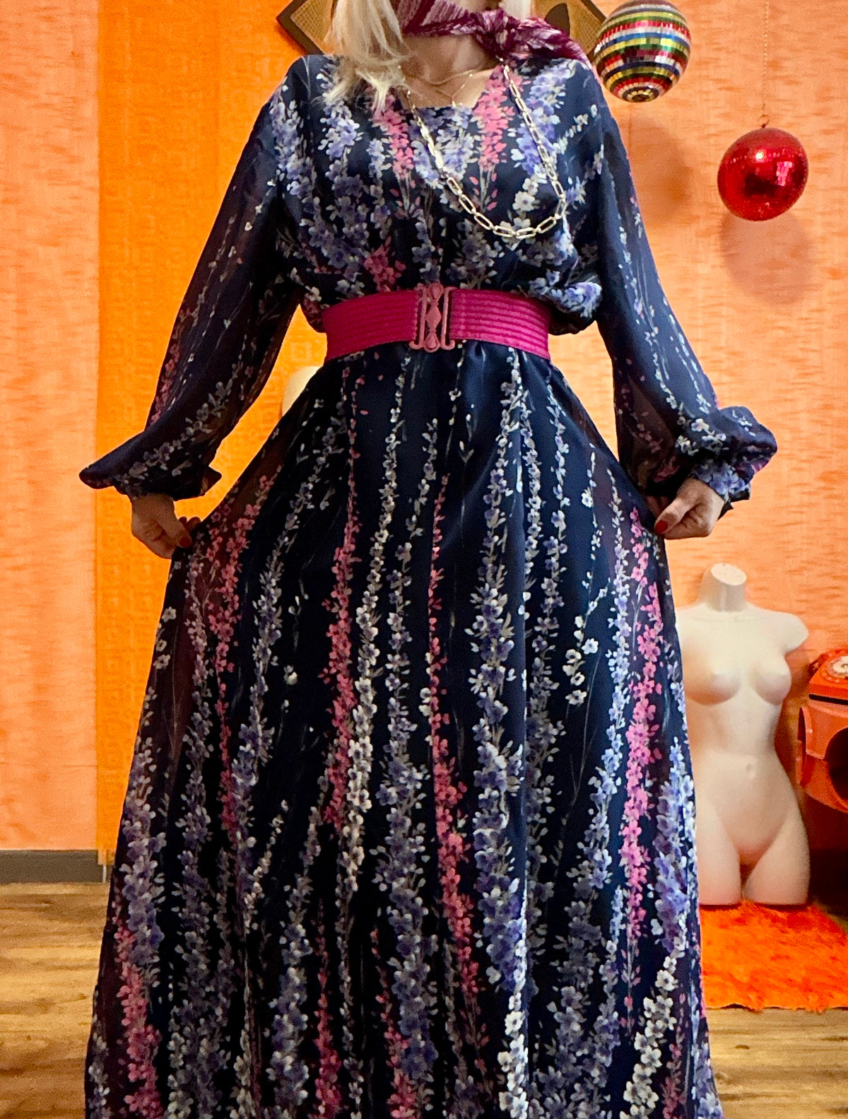 Robe Longue Tergal Mousseline à Fleurs Creation Vintage 1970- T46maxi.