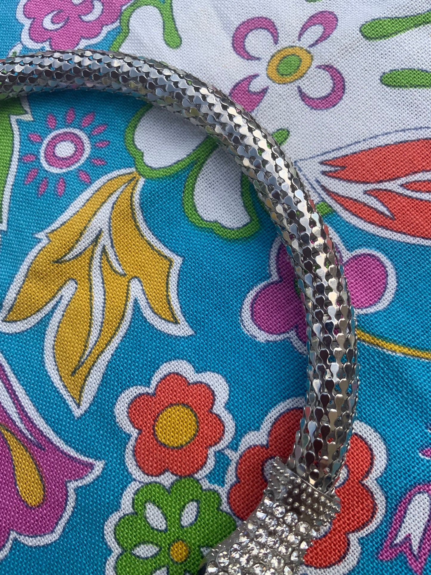 Collier rigide Serpent à strass - Élégance Originalité Vintage 2000’