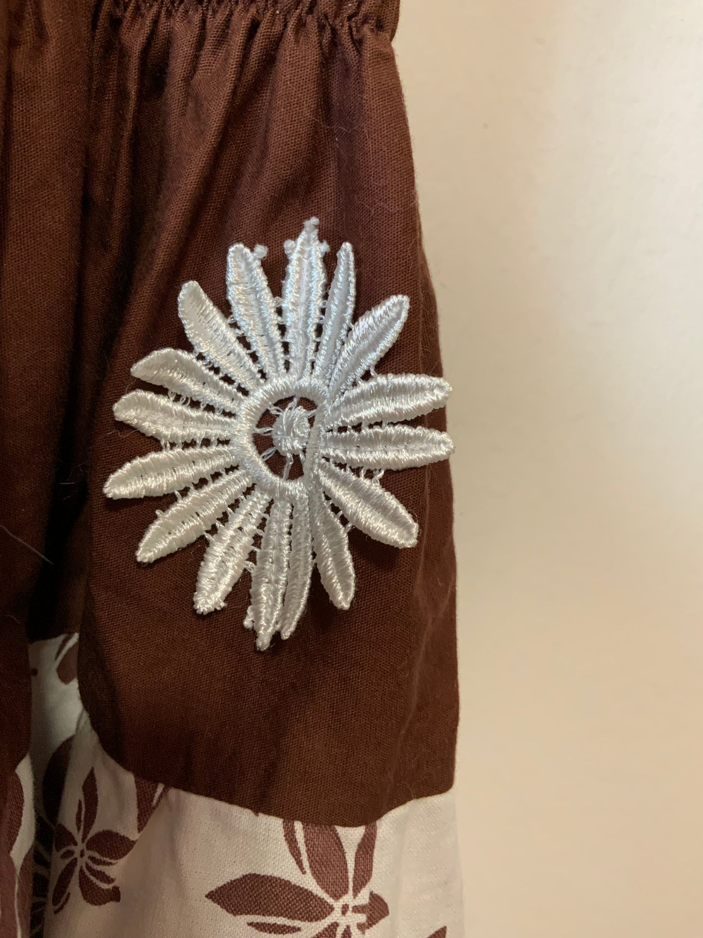 Robe Vintage des îles a Fleurs - T38 maxi.