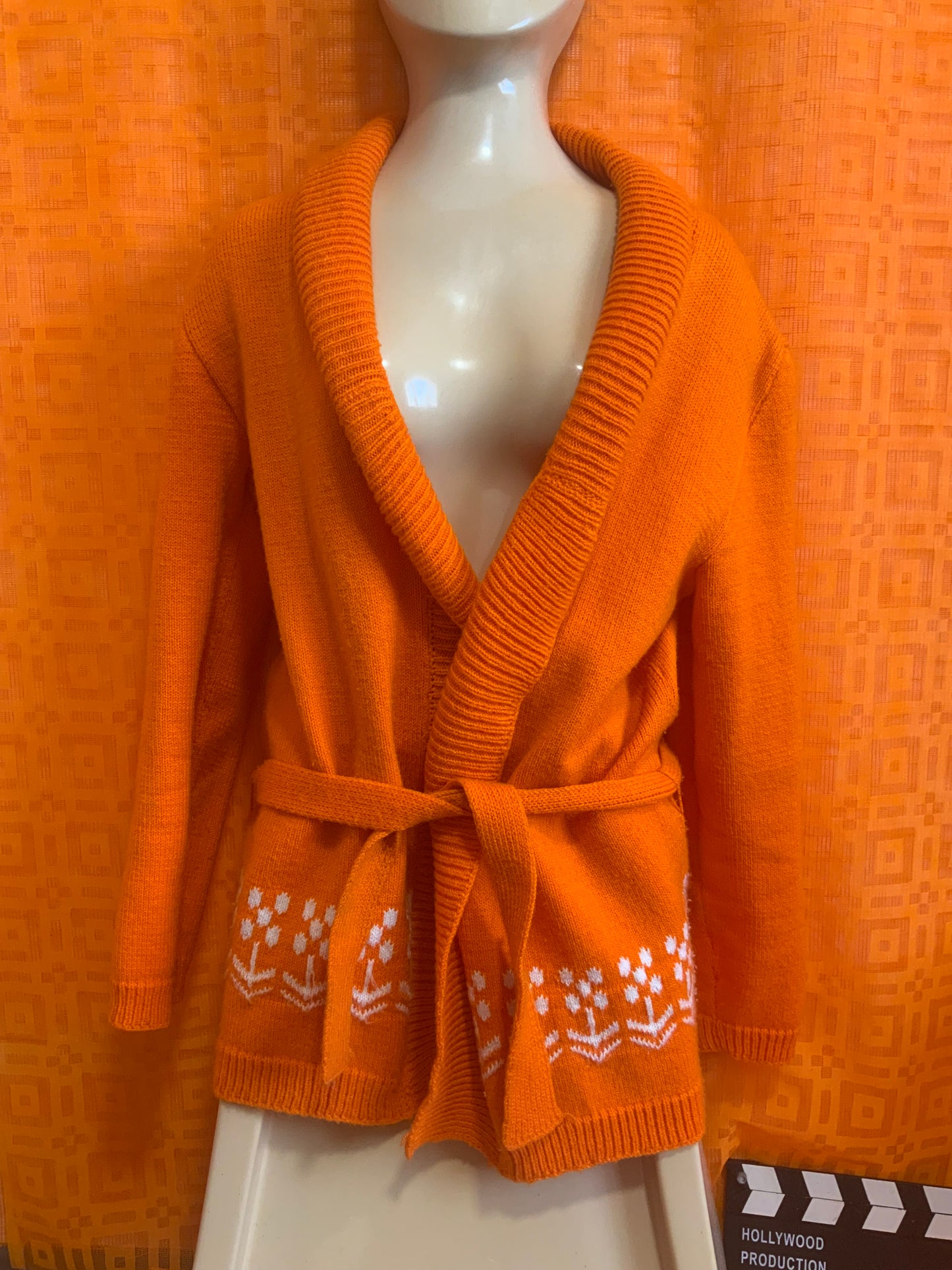 Gilet orange Tricoté Vintage 1970 Fleurs