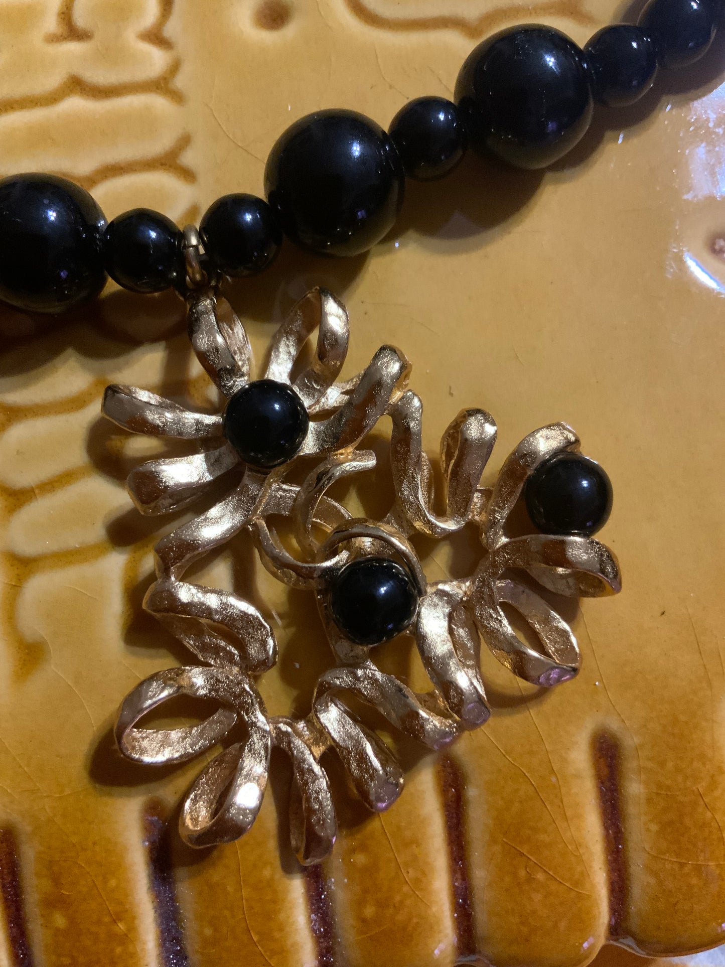 Collier Rochas Merveilleux et impressionnant France Paris Luxe.