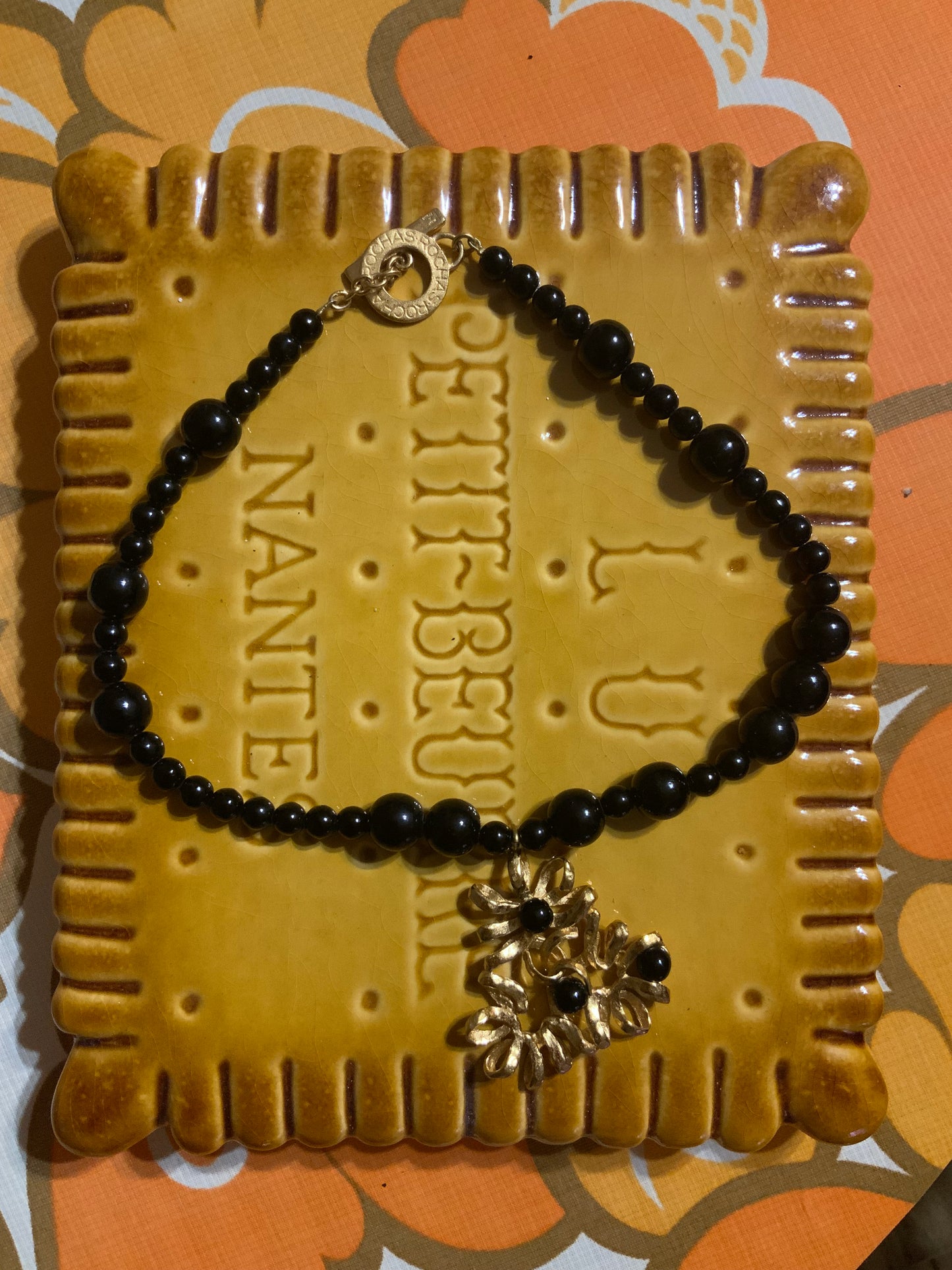 Collier Rochas Merveilleux et impressionnant France Paris Luxe.