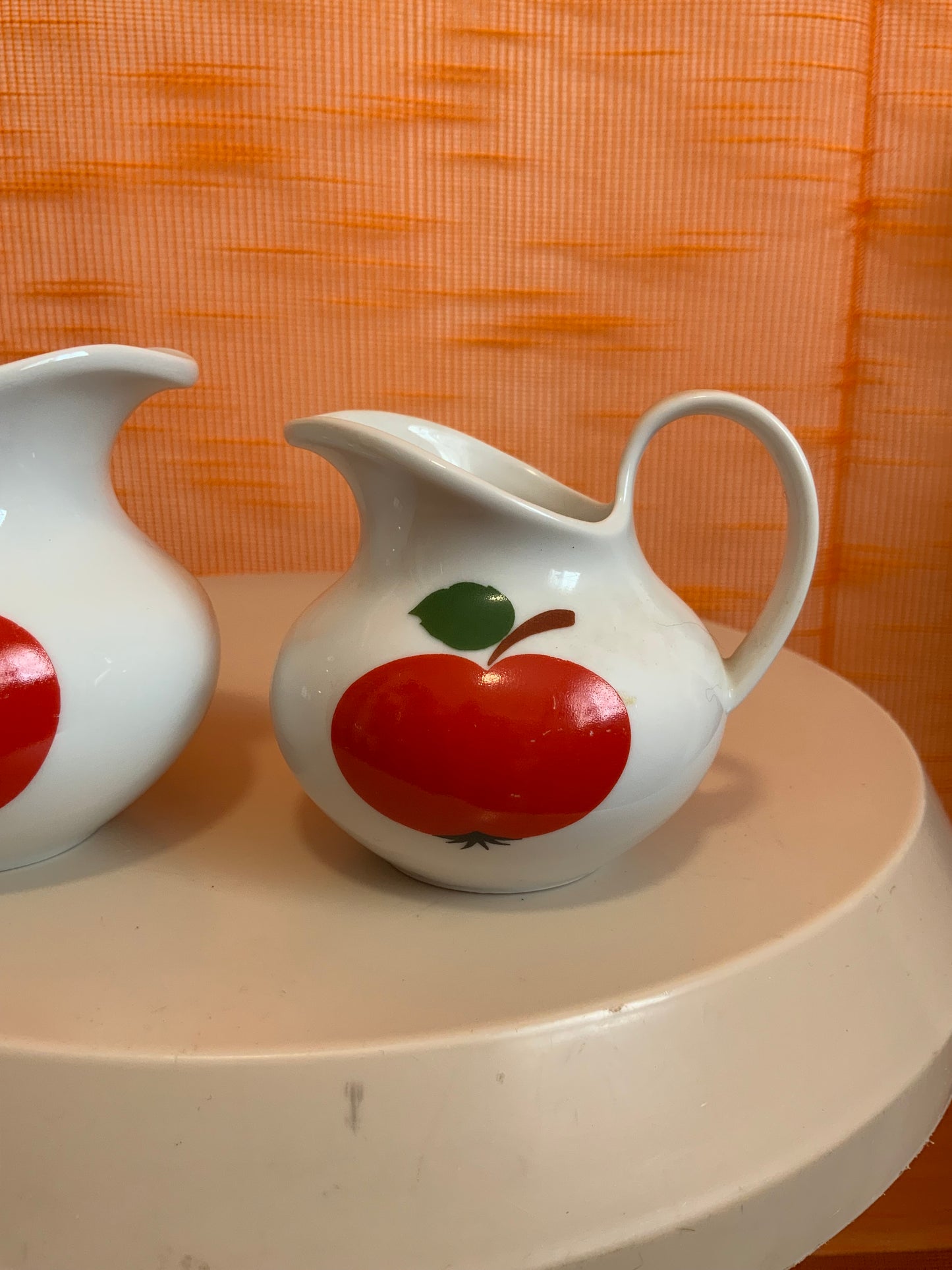 2 pots à lait porcelaine Pommes Bavaria Seltmann Vintage- W Germany