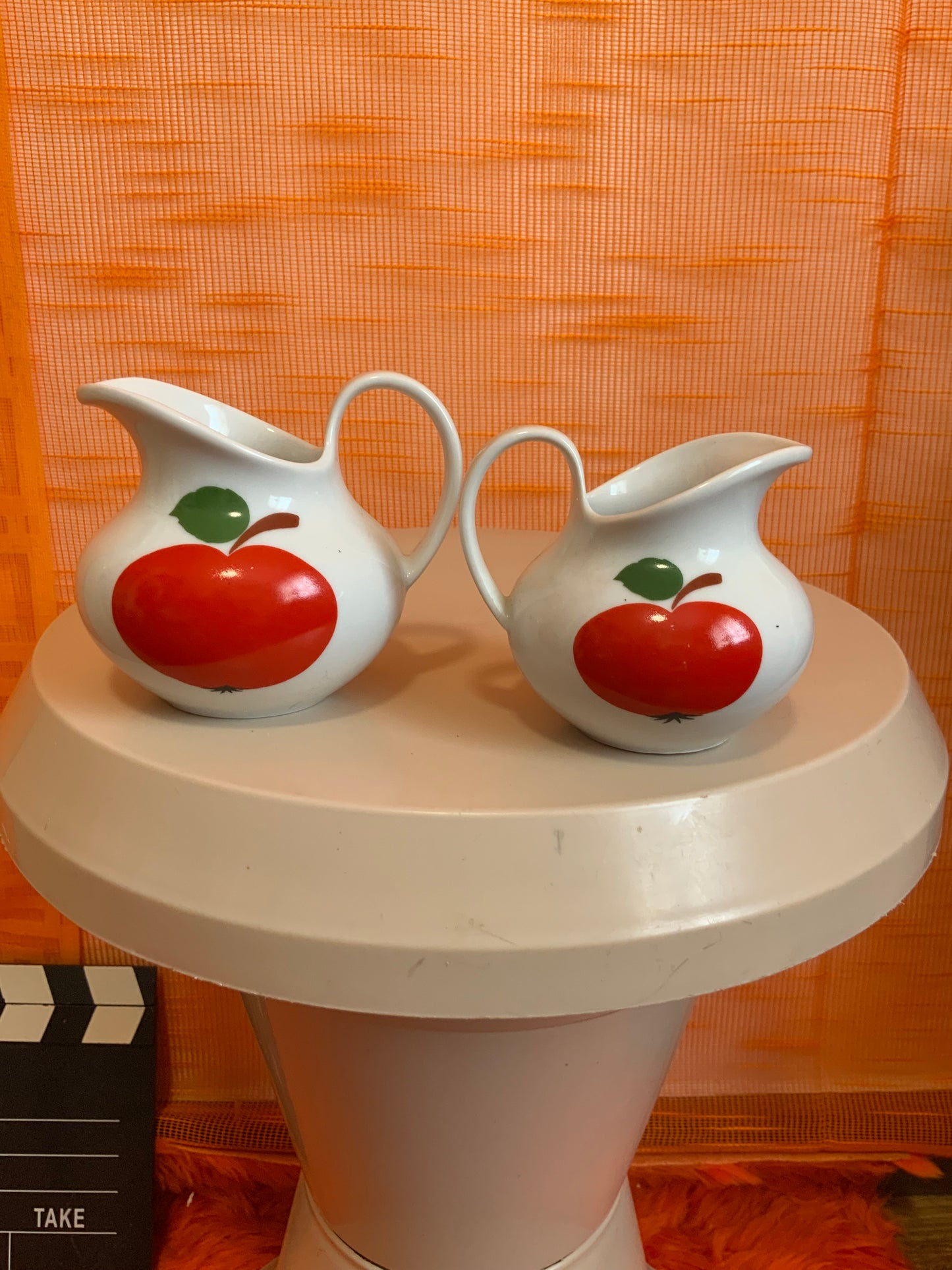 2 pots à lait porcelaine Pommes Bavaria Seltmann Vintage- W Germany