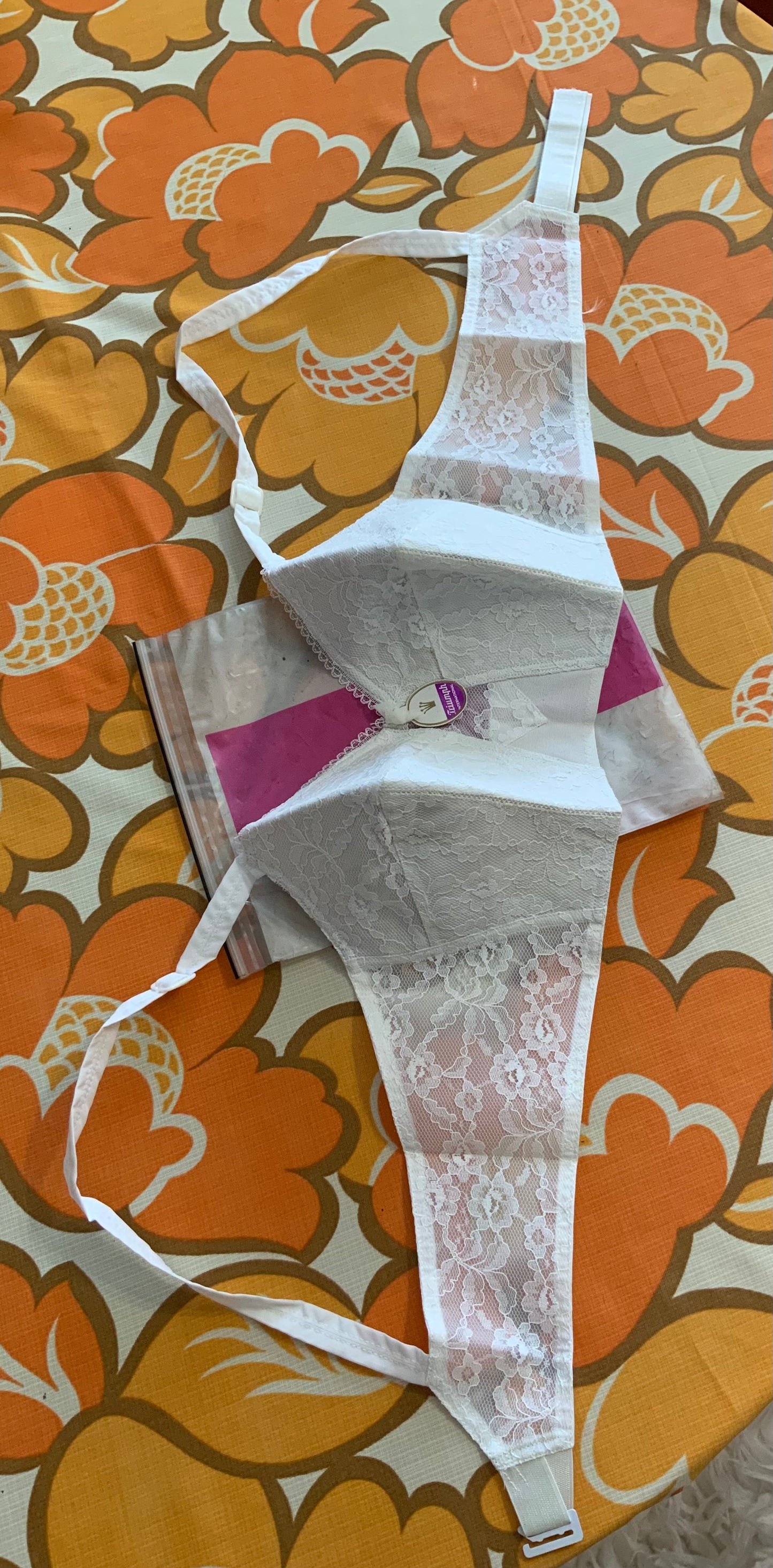 Soutien Gorge 1960 Triumph Vintage Neuf Dentelle Poitrine Pointue France