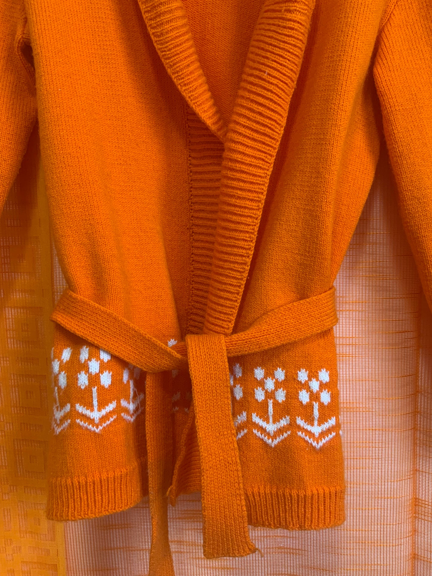 Gilet orange Tricoté Vintage 1970 Fleurs