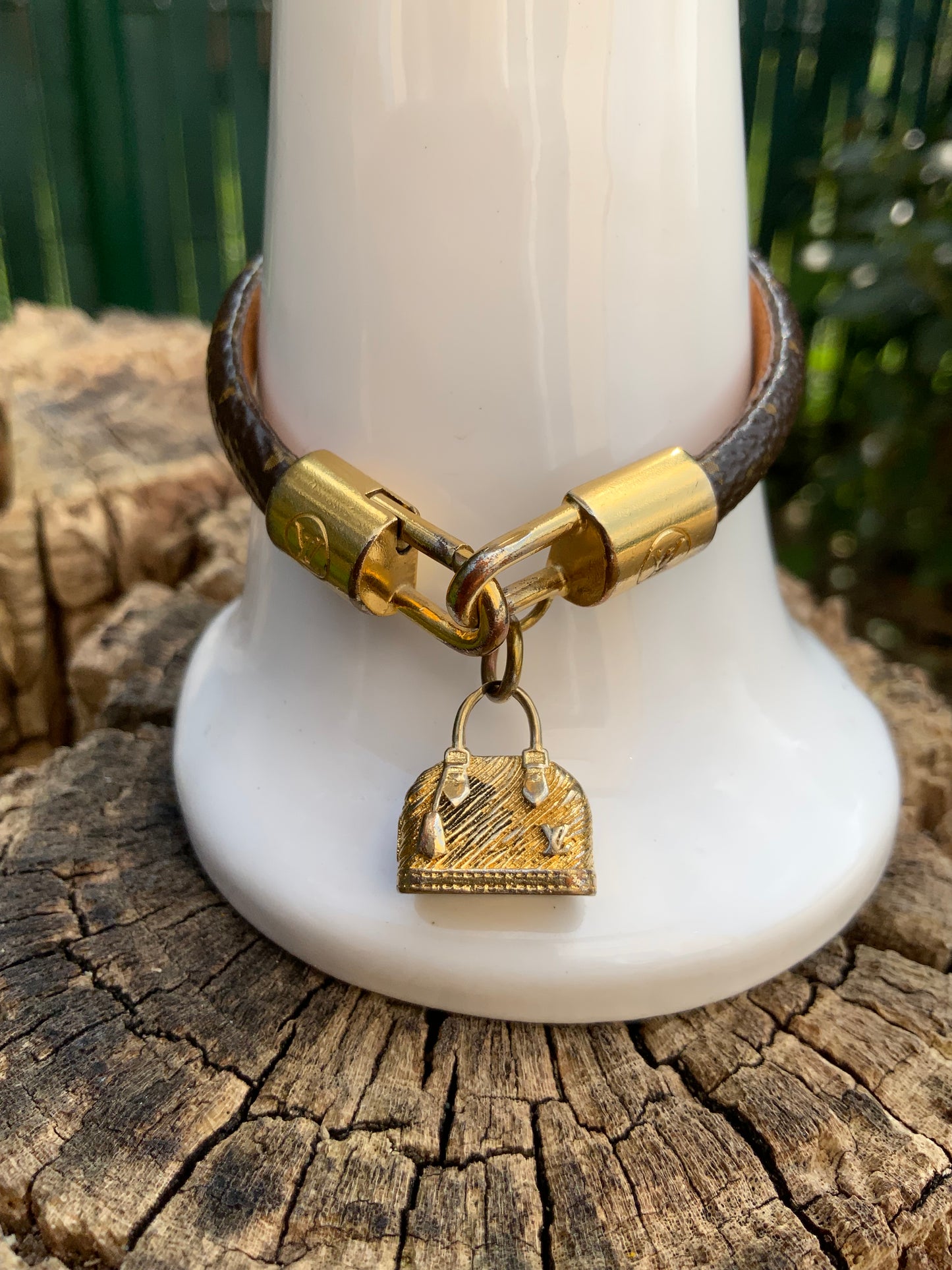 Bracelet Louis Vuitton Alma Cuir Monogrammé Luxe