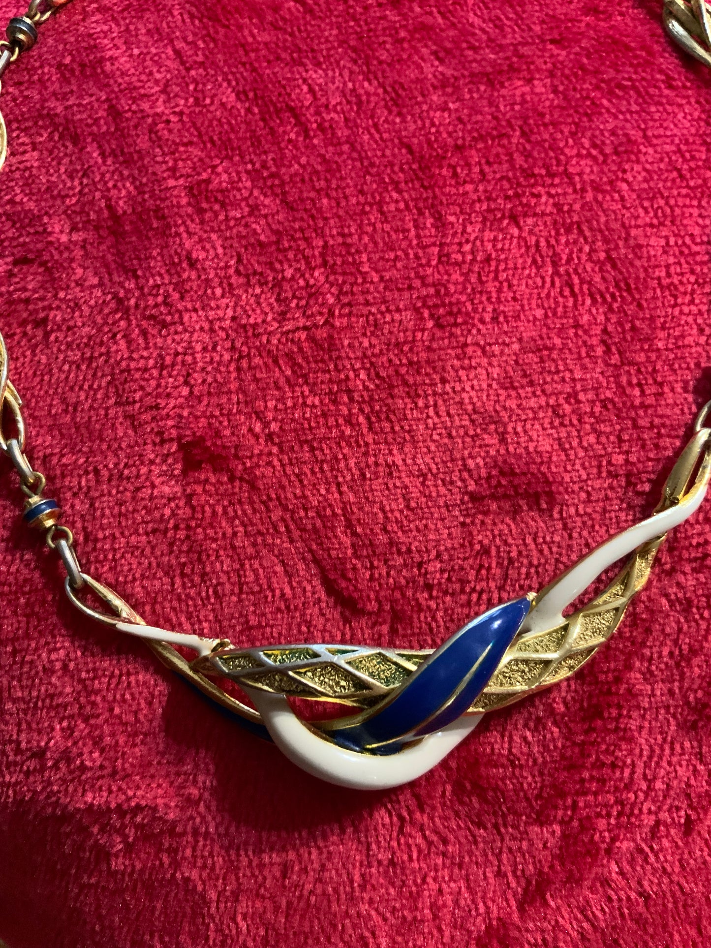 Sublime Collier Balenciaga Chic Vintage Haut de Gamme