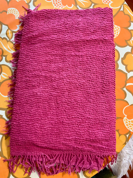 Couvre Lit Fuchsia Mailles chenilles Vintage 1980 Coton 160x230 cms.